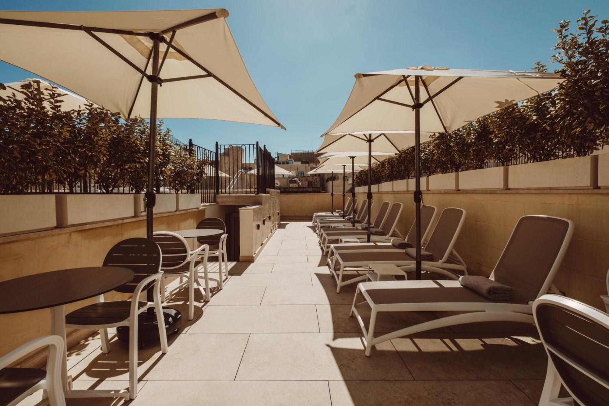 San Karlu Hotel