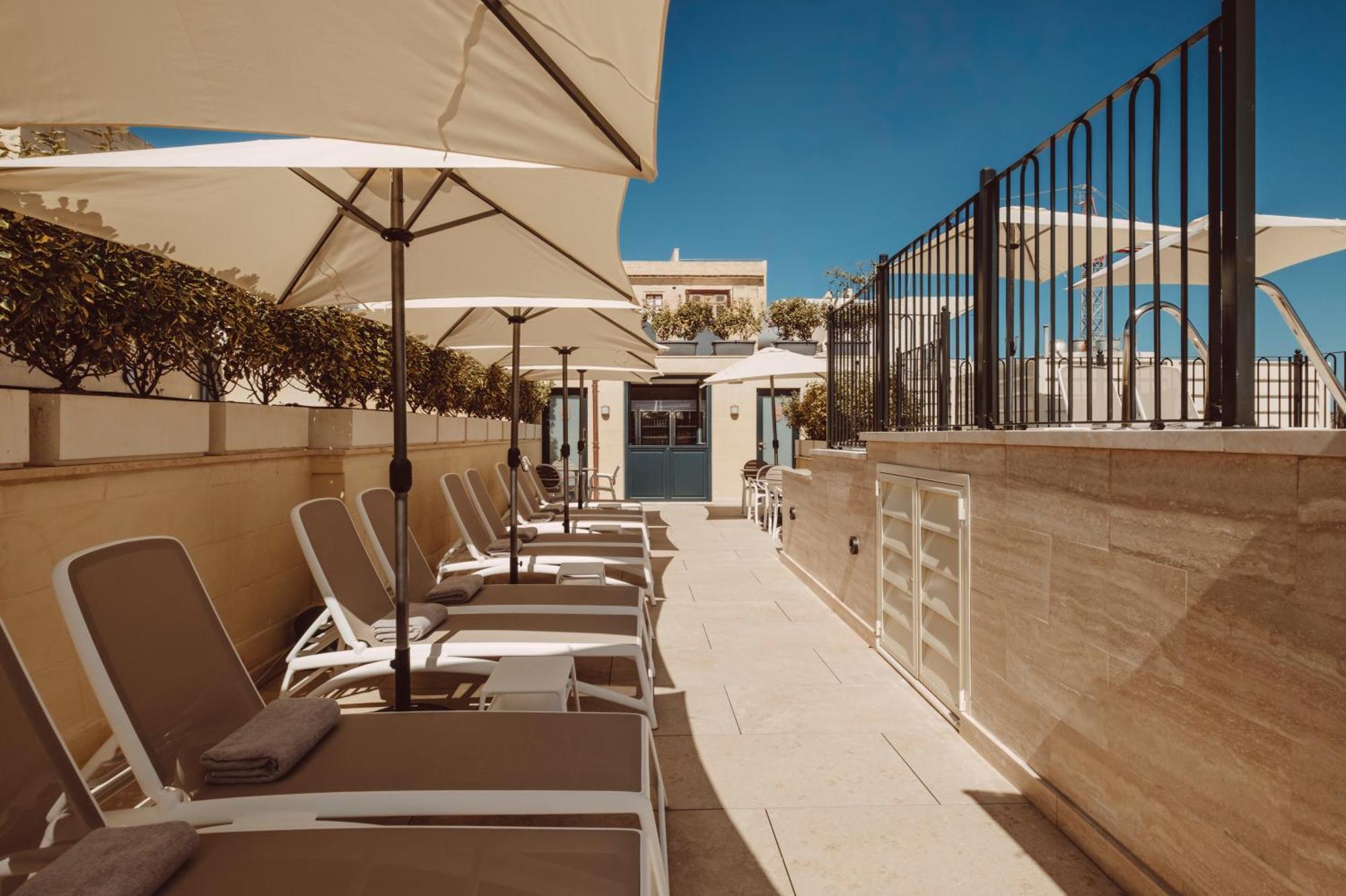 San Karlu Hotel