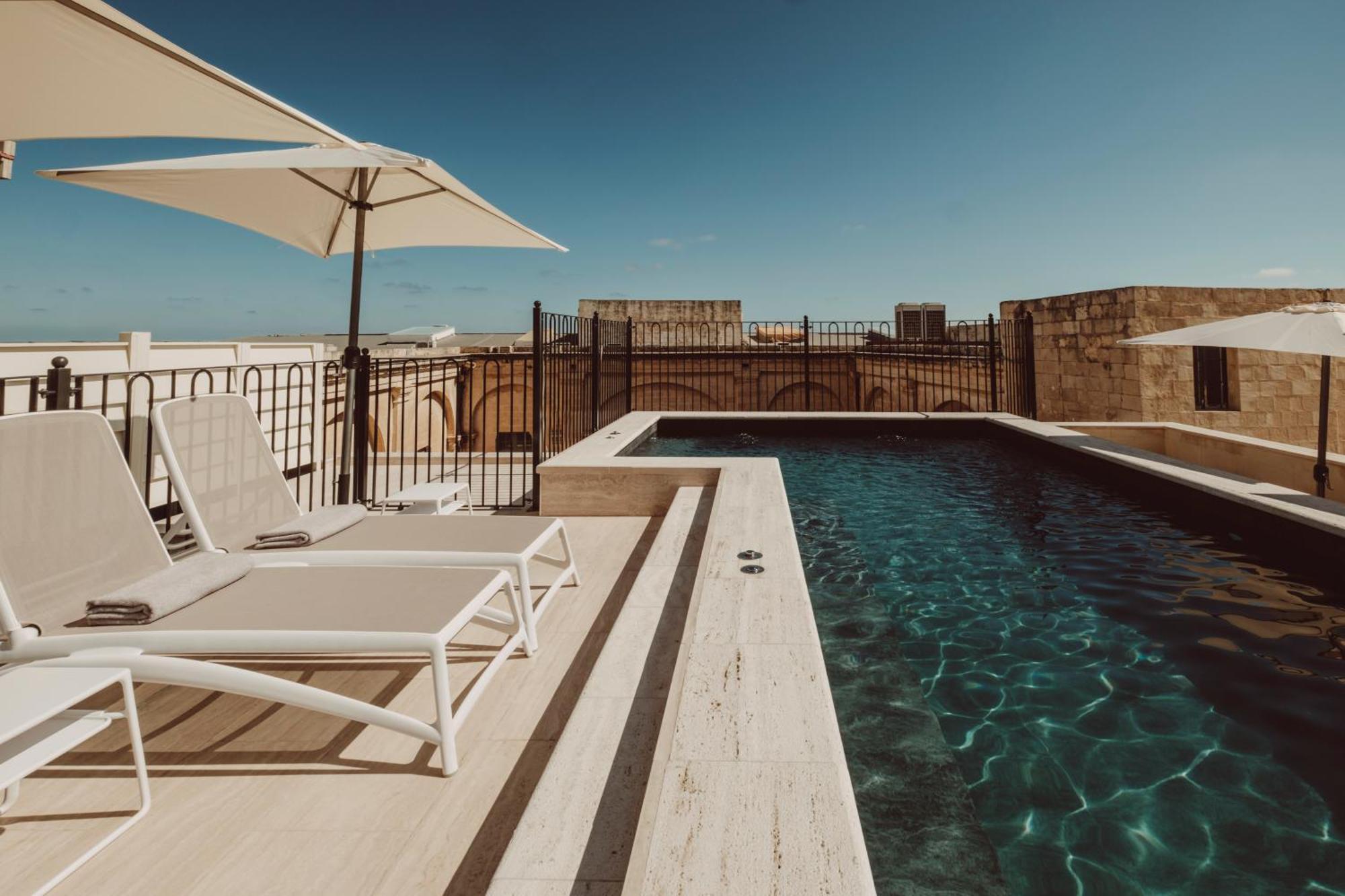 San Karlu Hotel