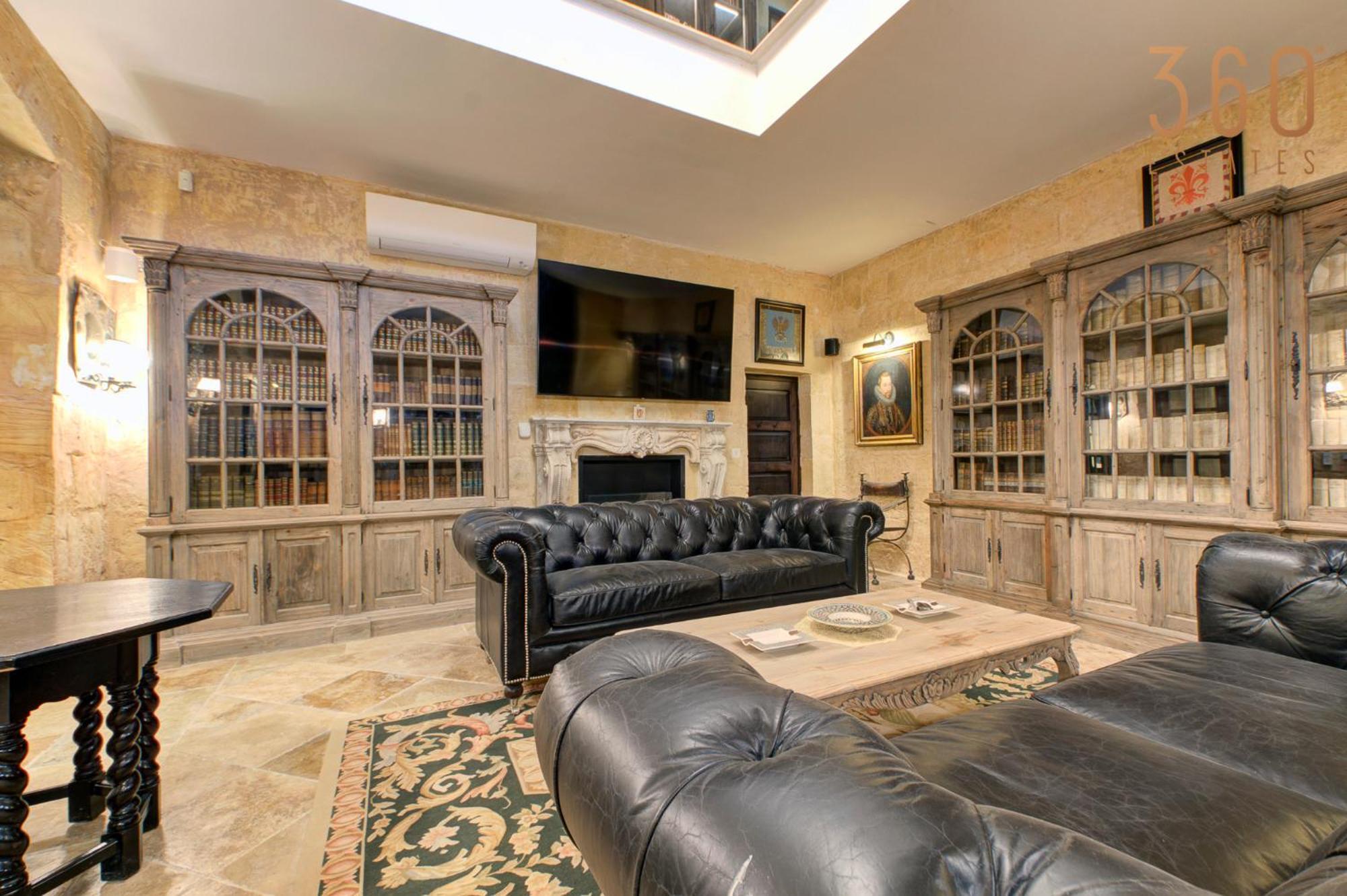 A Luxurious Palazzo In Valetta With Private Pool By 360 Estates Valletta