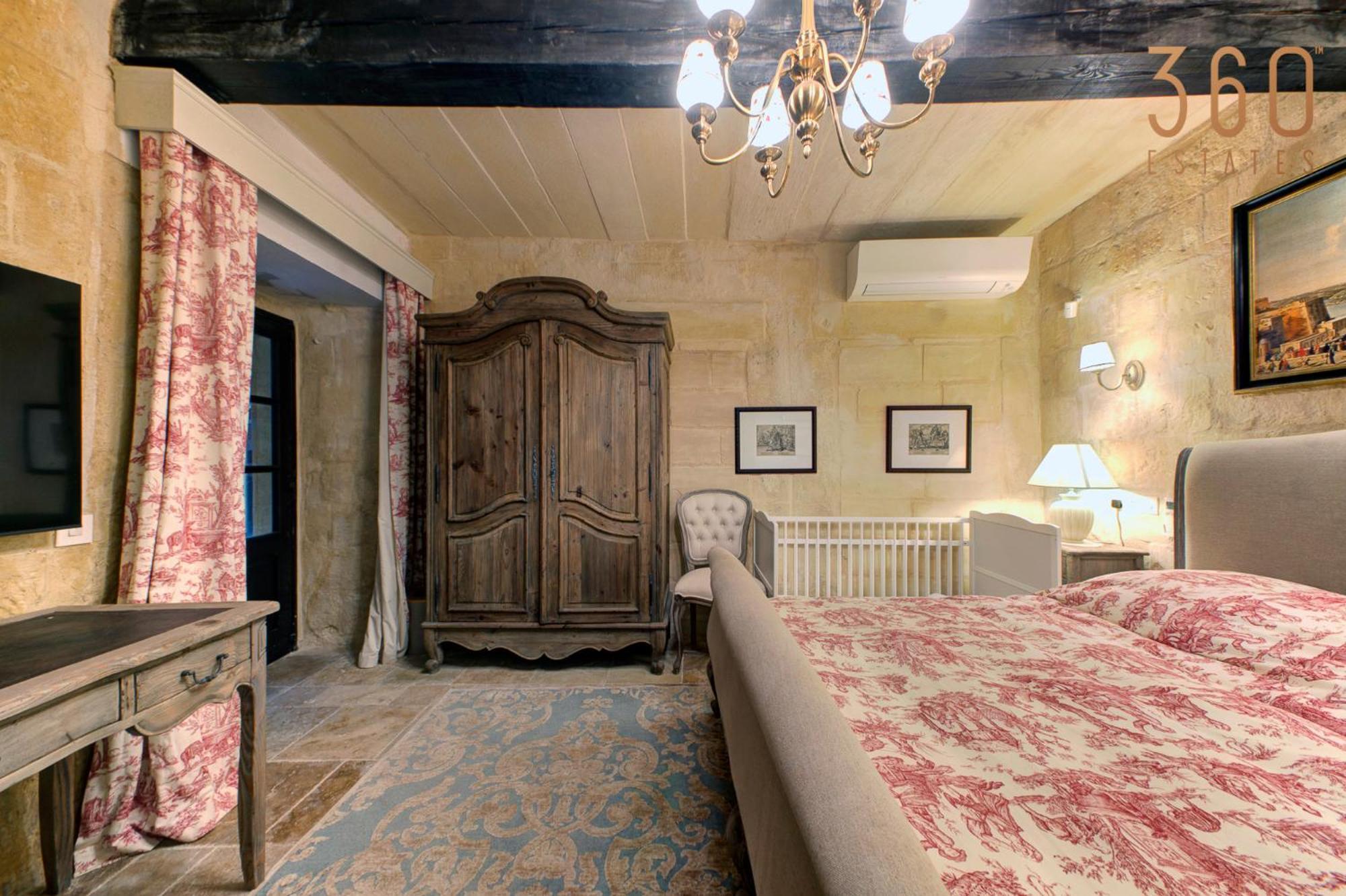 A Luxurious Palazzo In Valetta With Private Pool By 360 Estates Villa Valletta