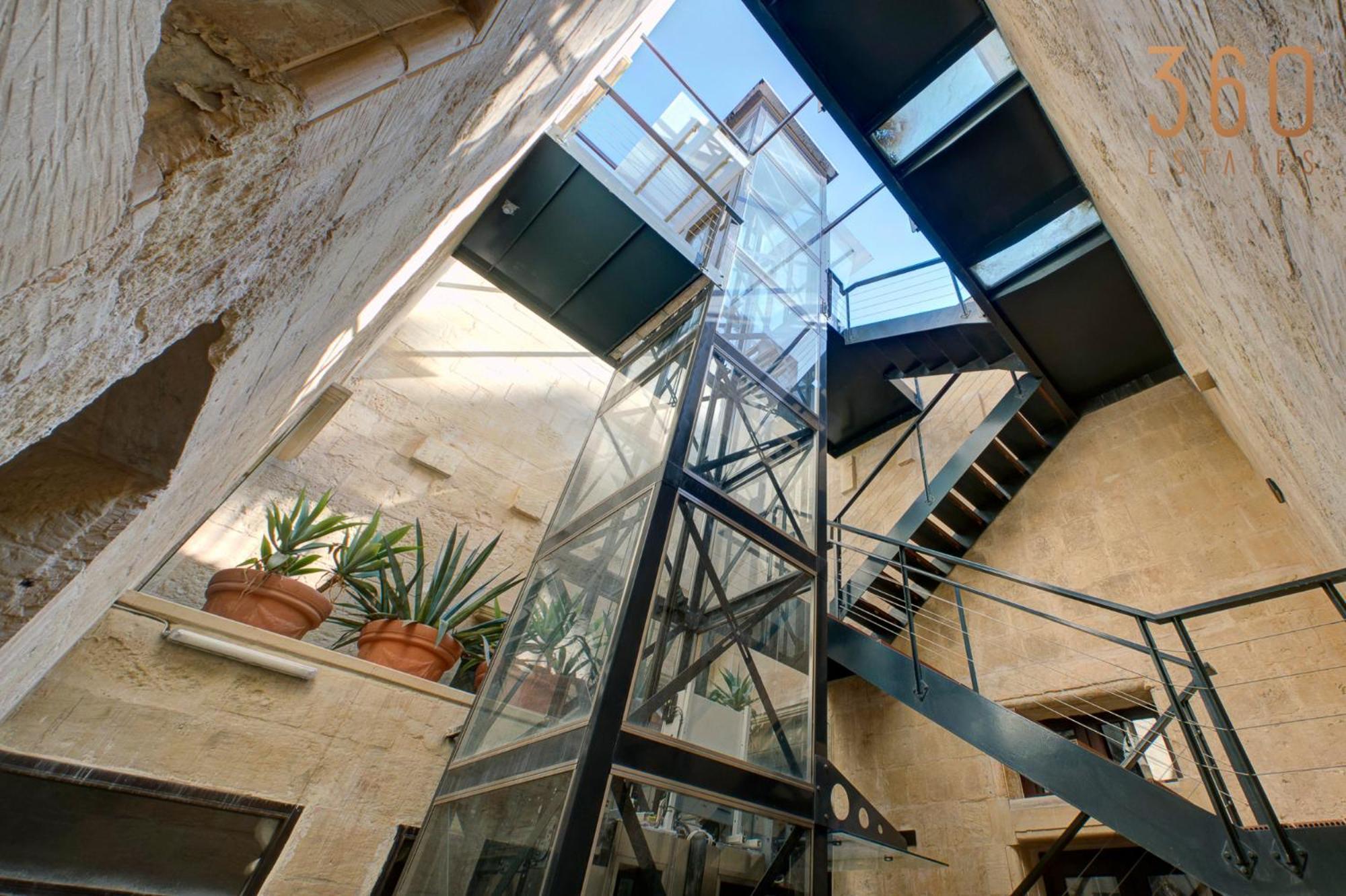 A Luxurious Palazzo In Valetta With Private Pool By 360 Estates *
