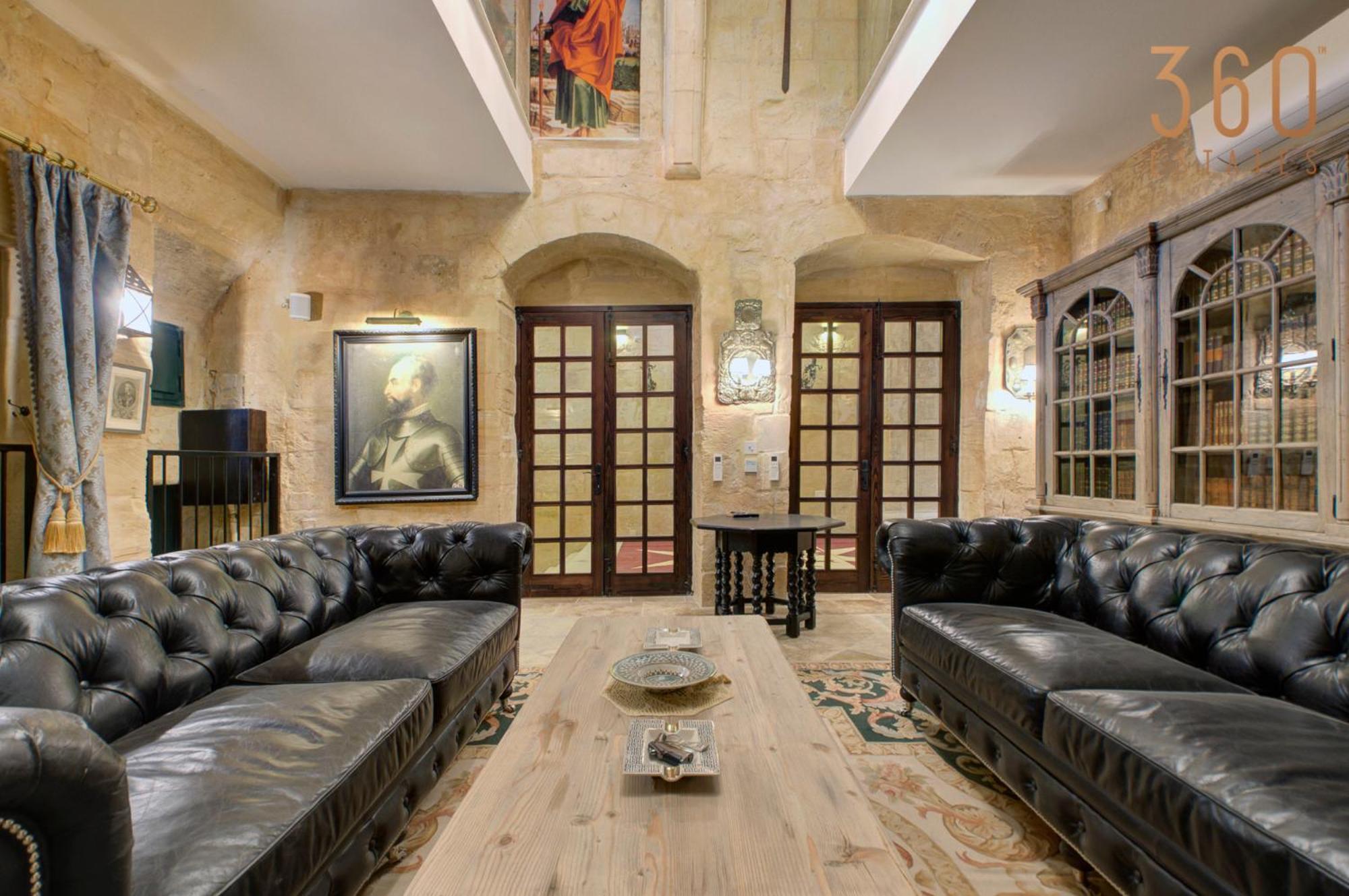 A Luxurious Palazzo In Valetta With Private Pool By 360 Estates Villa