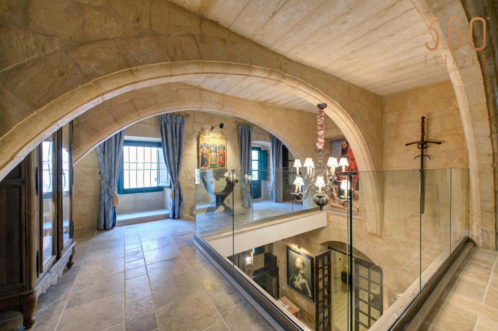 Villa A Luxurious Palazzo In Valetta With Private Pool By 360 Estates Valletta