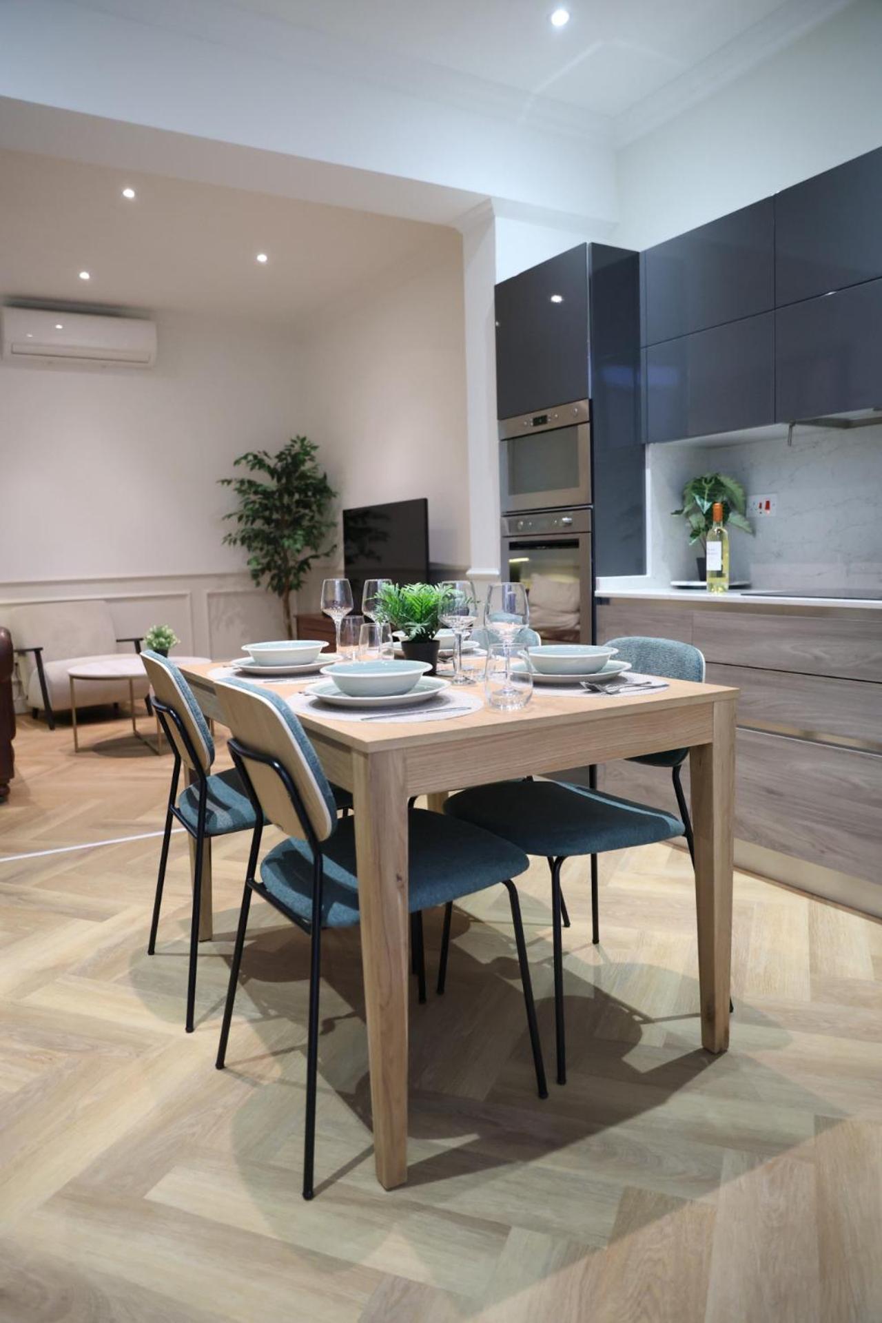 In Style Apartment *