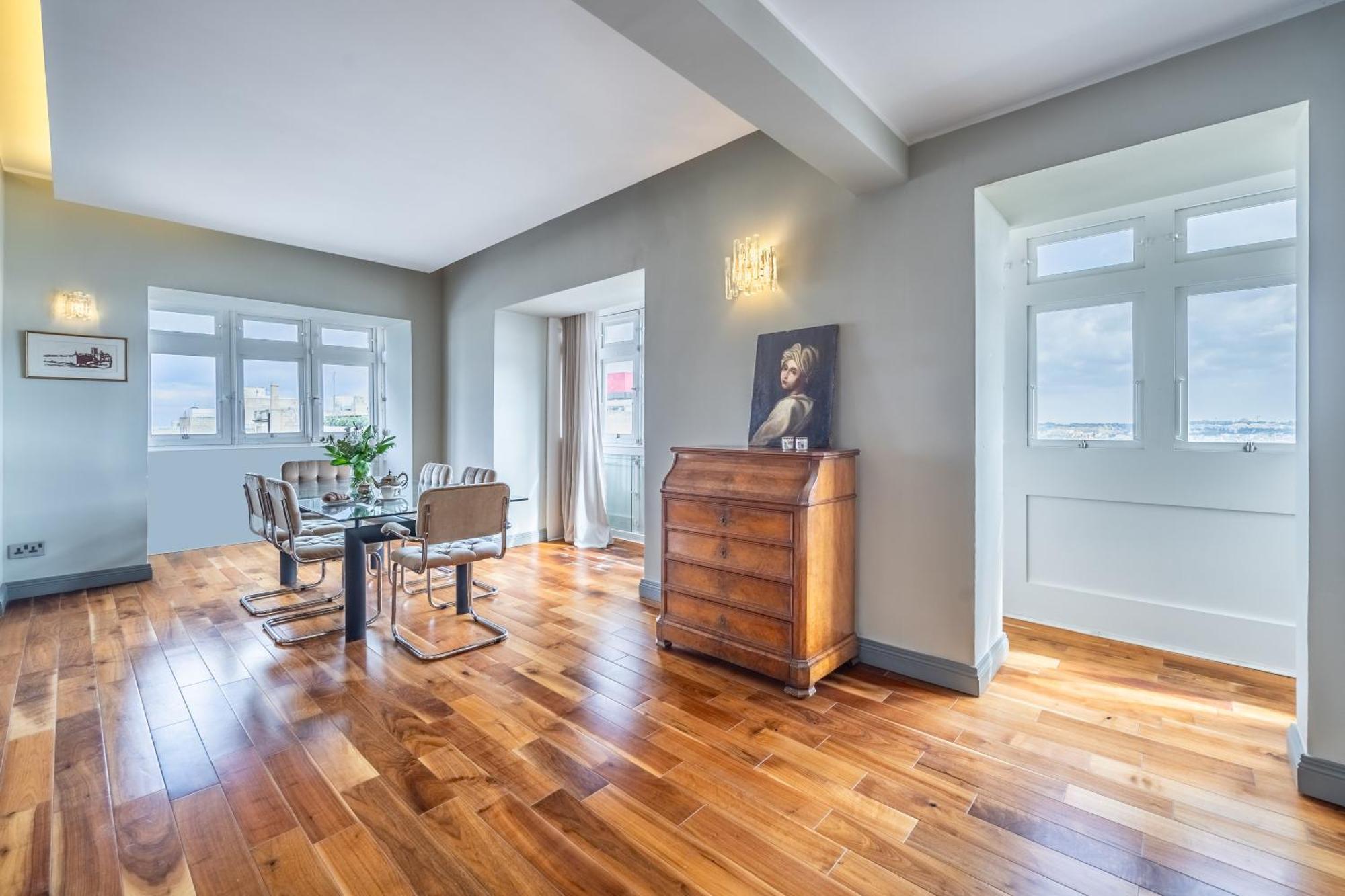Apartment Stylish With Spectacular Views