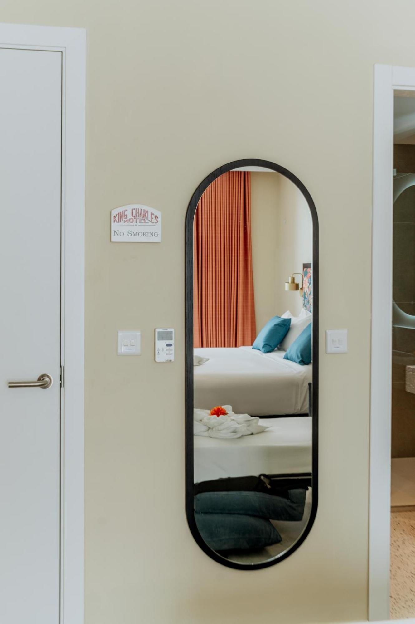 Hotel King Charles Valletta