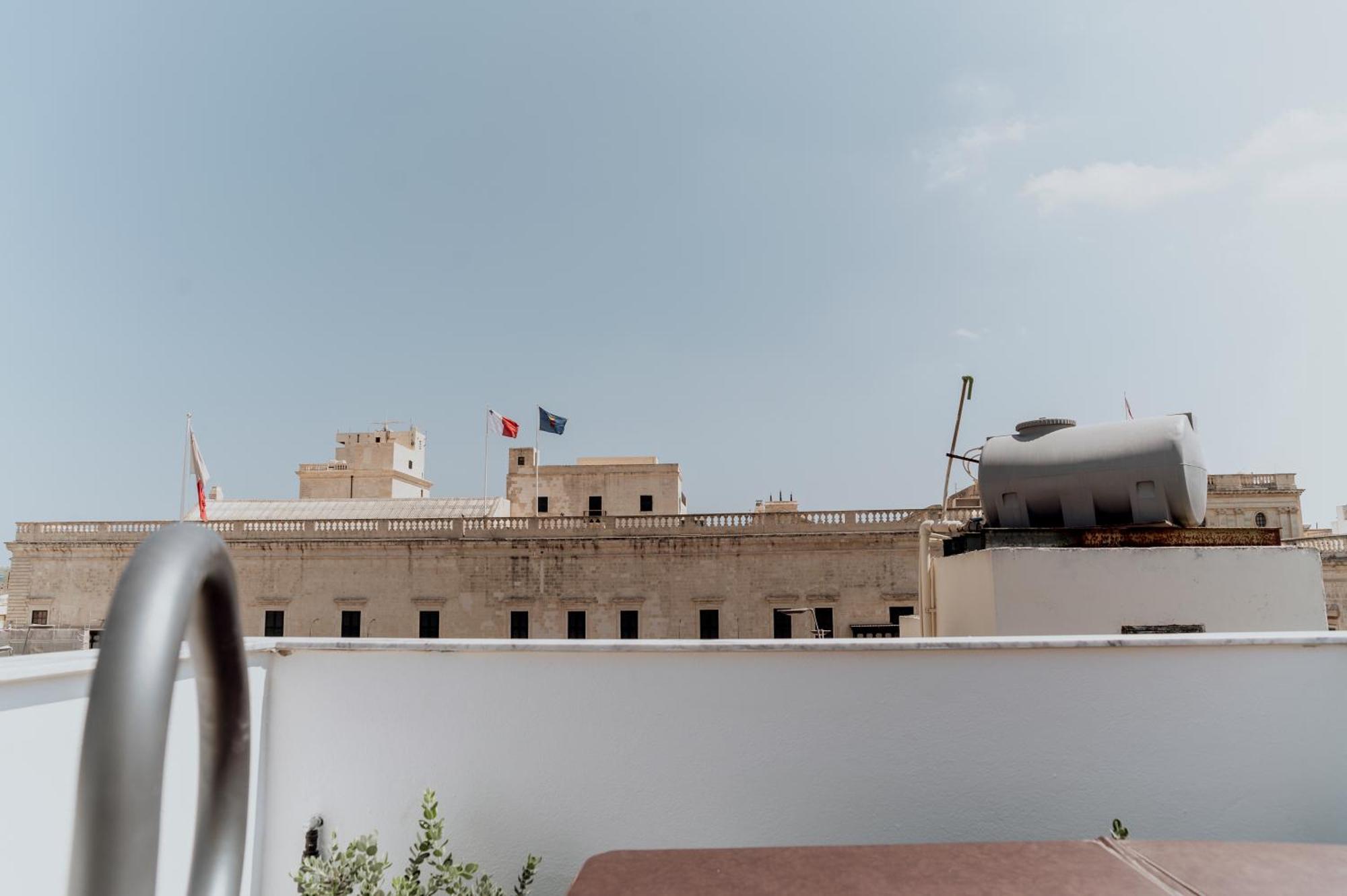 Hotel King Charles Valletta