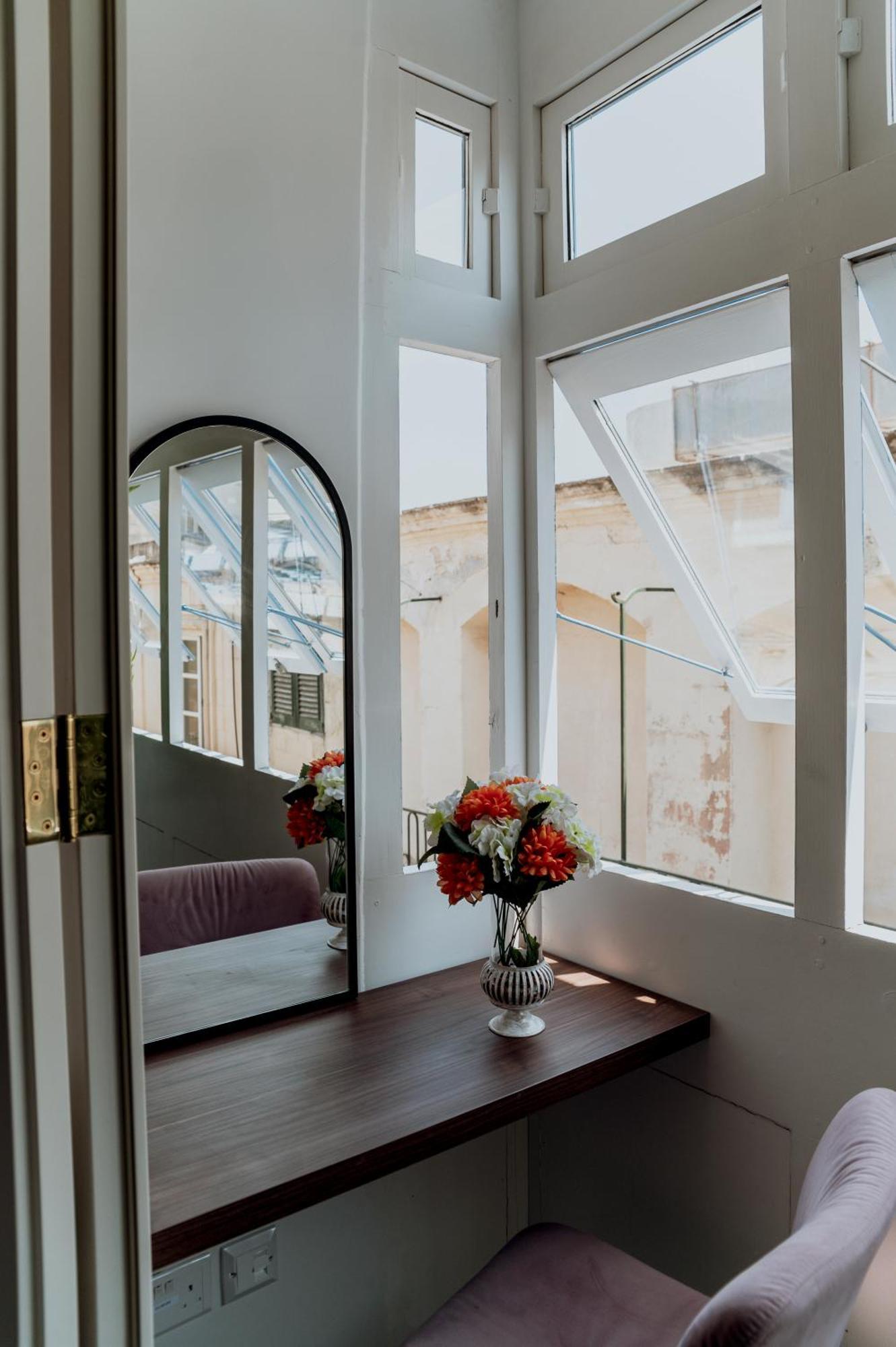 King Charles Hotel