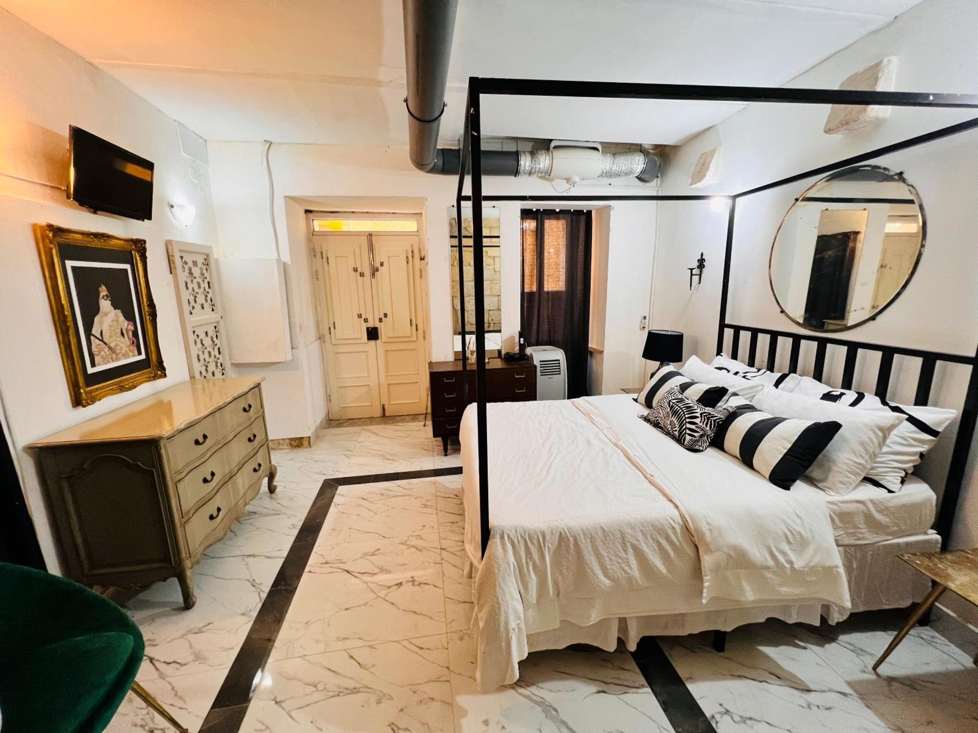 Cozy Charming Townhouse Prime Area Apartment Valletta