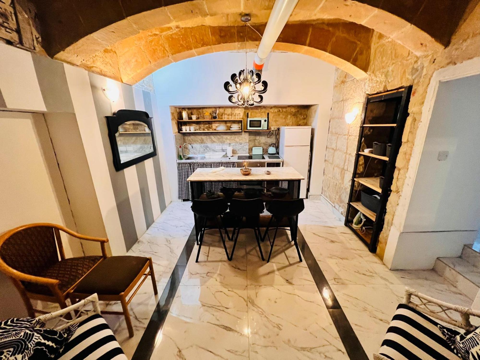 Apartment Cozy Charming Townhouse Prime Area Valletta