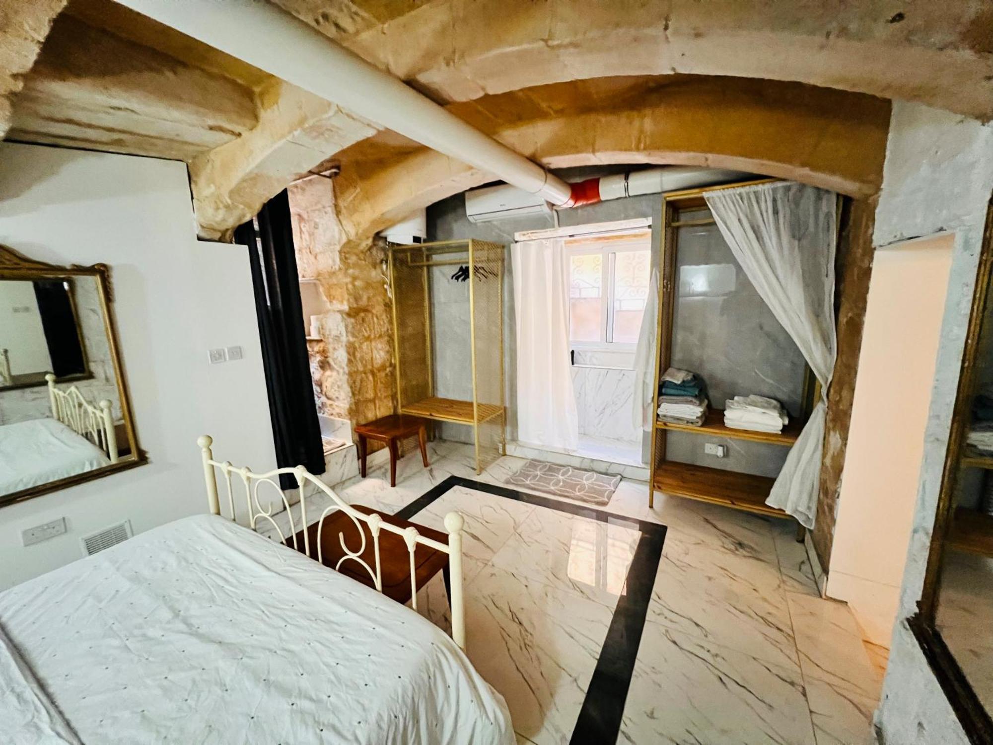 Apartment Cozy Charming Townhouse Prime Area Valletta
