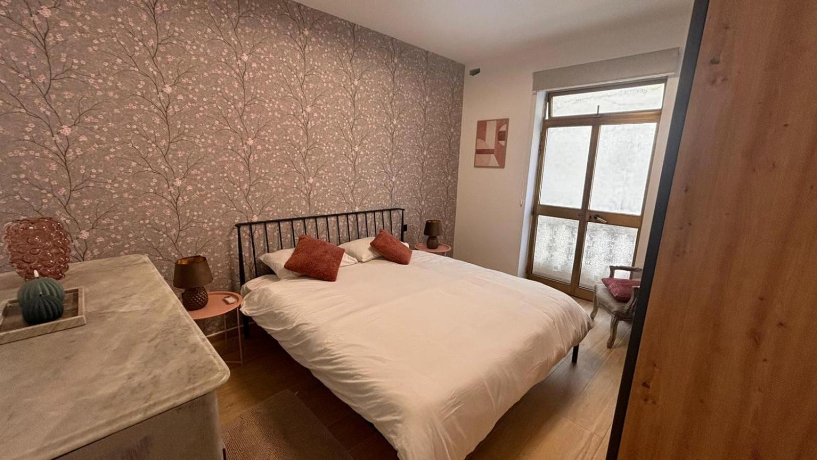 Heart, 3 * Valletta