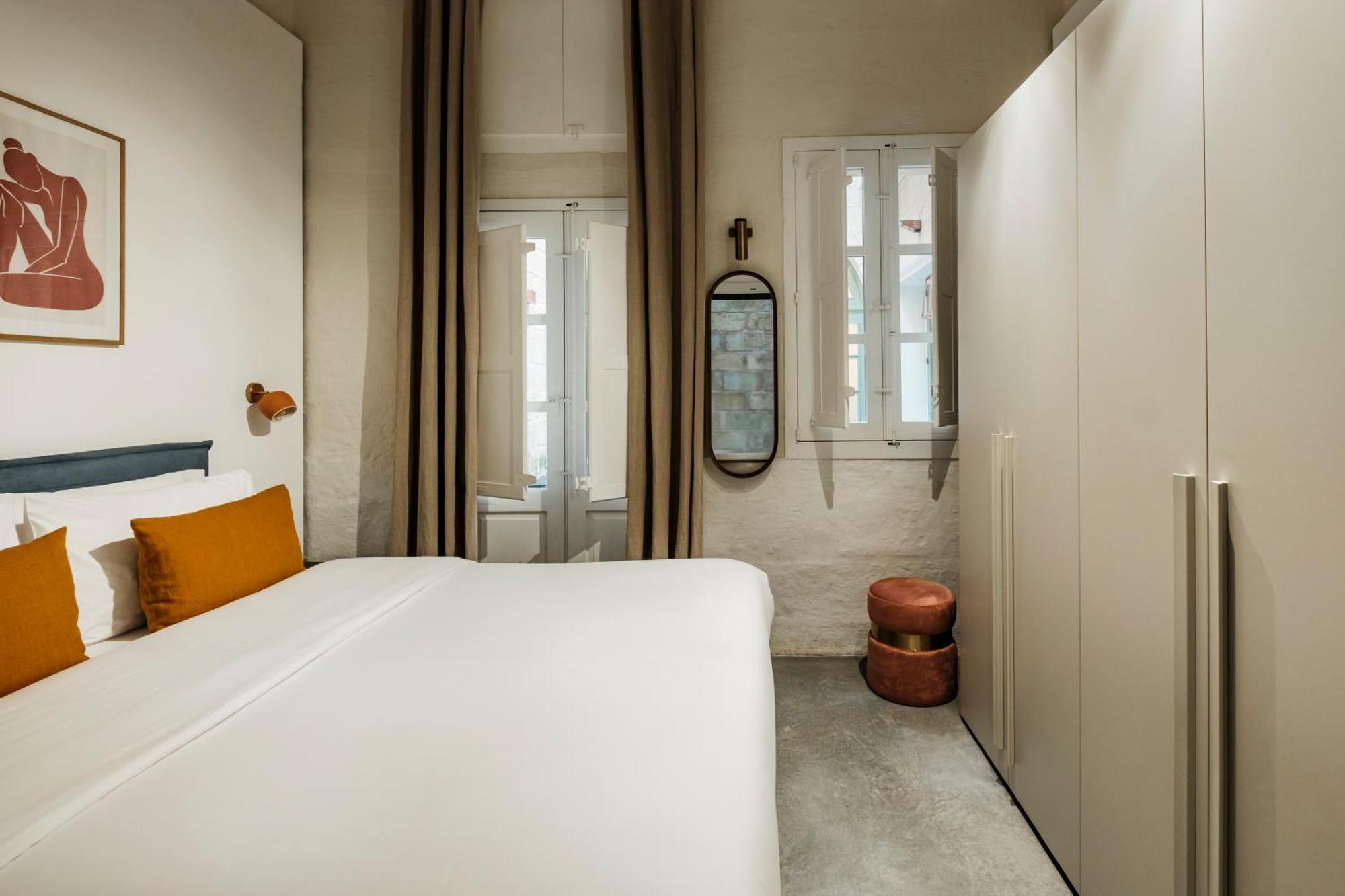 136 Old Bakery Apartment *