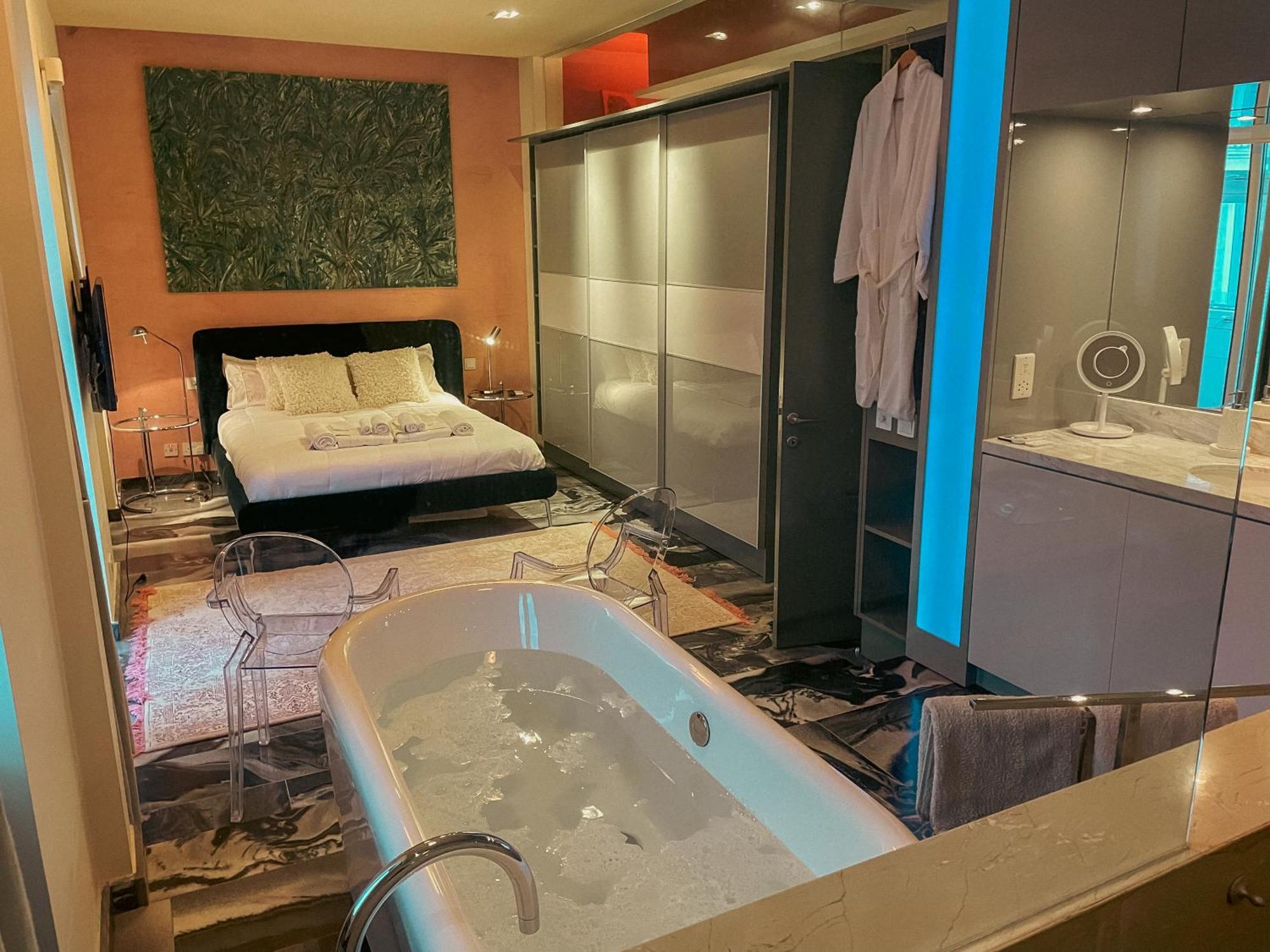 Apartment Penthouse With Jacuzzi & Panoramic Views - Heart Of *