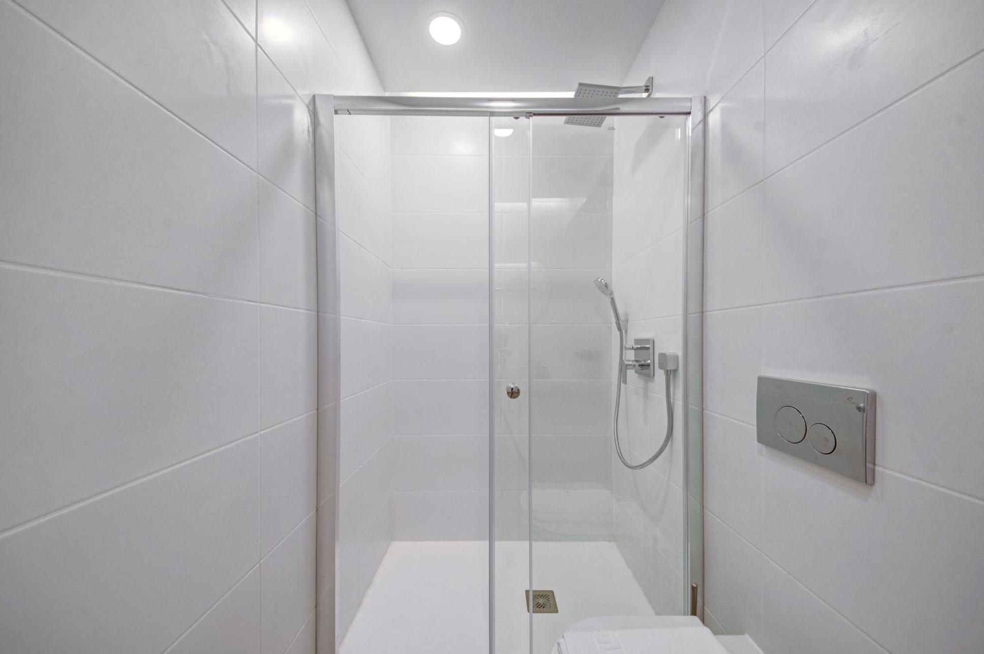 Apartment Beautiful, Designer 2br In Heart Of By 360 Estates *