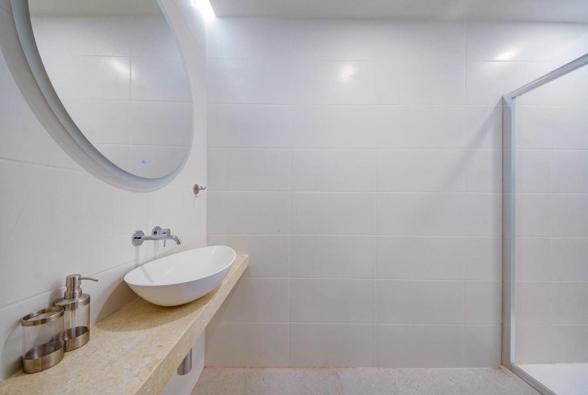 Apartment Beautiful, Designer 2br In Heart Of By 360 Estates *