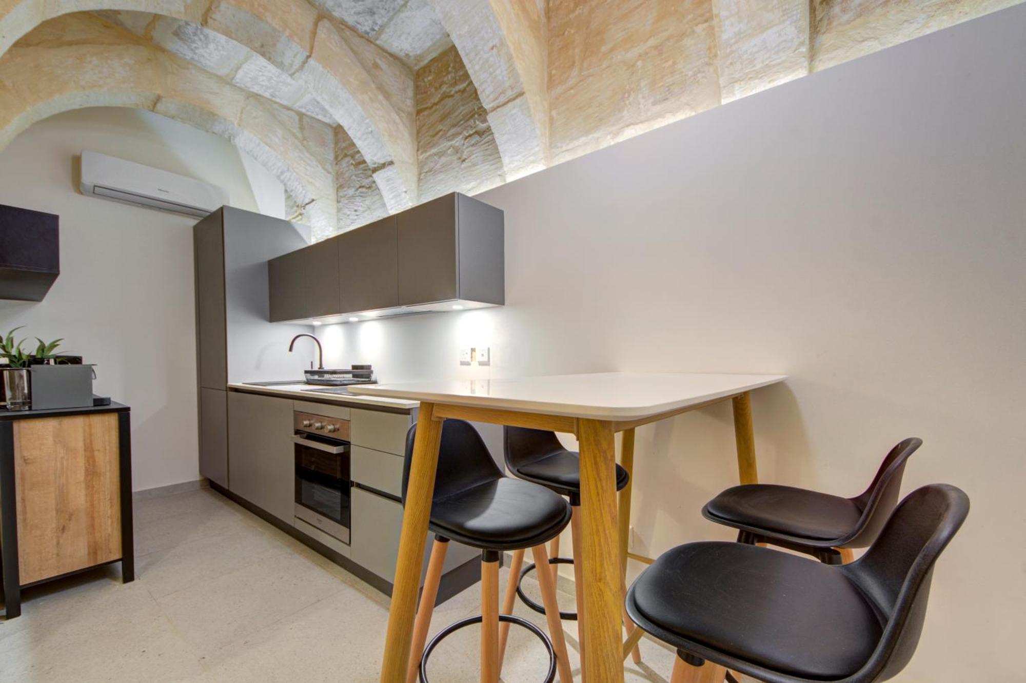 Beautiful, Designer 2br In Heart Of By 360 Estates Apartment *