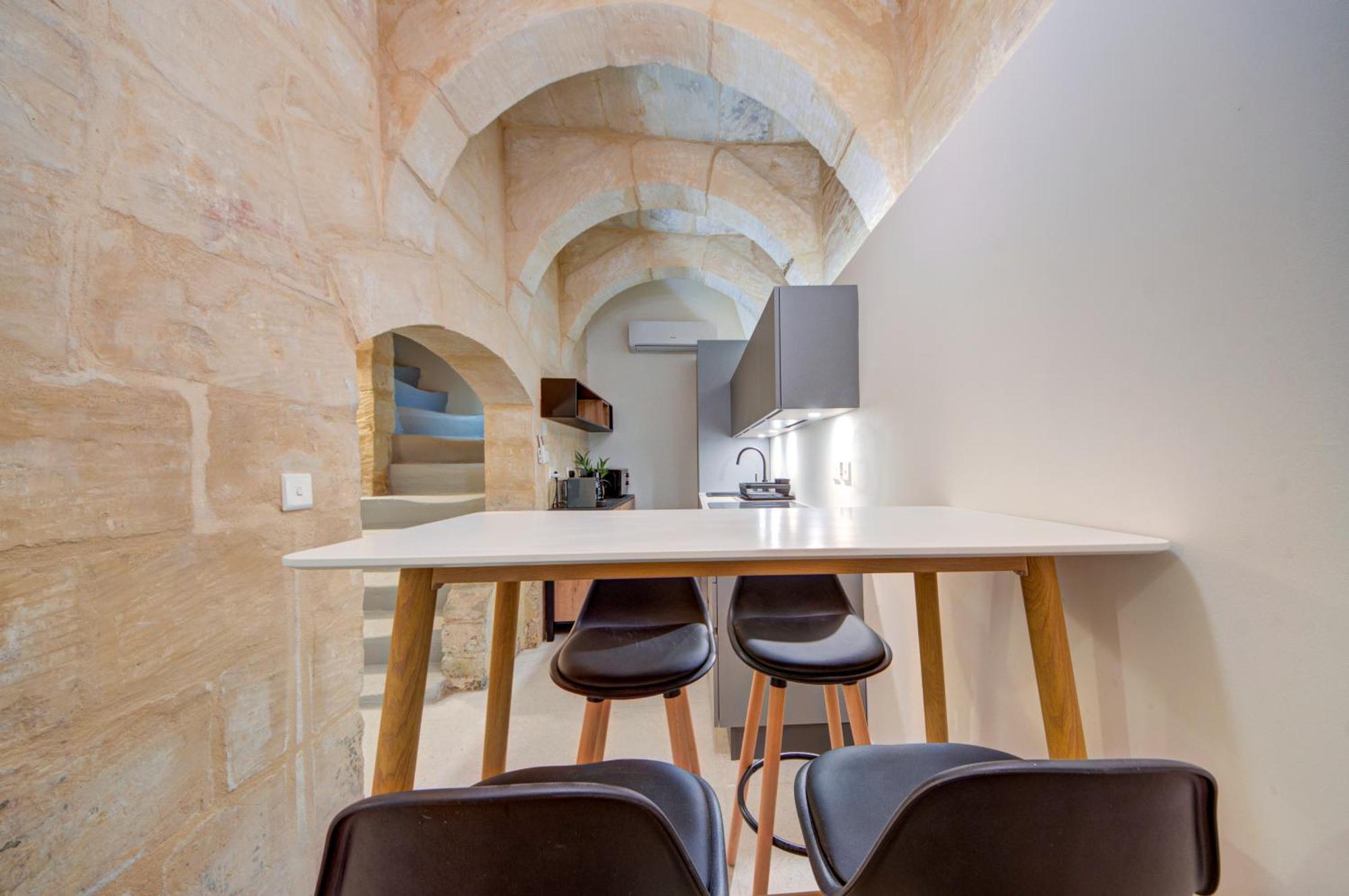 Beautiful, Designer 2br In Heart Of By 360 Estates Valletta