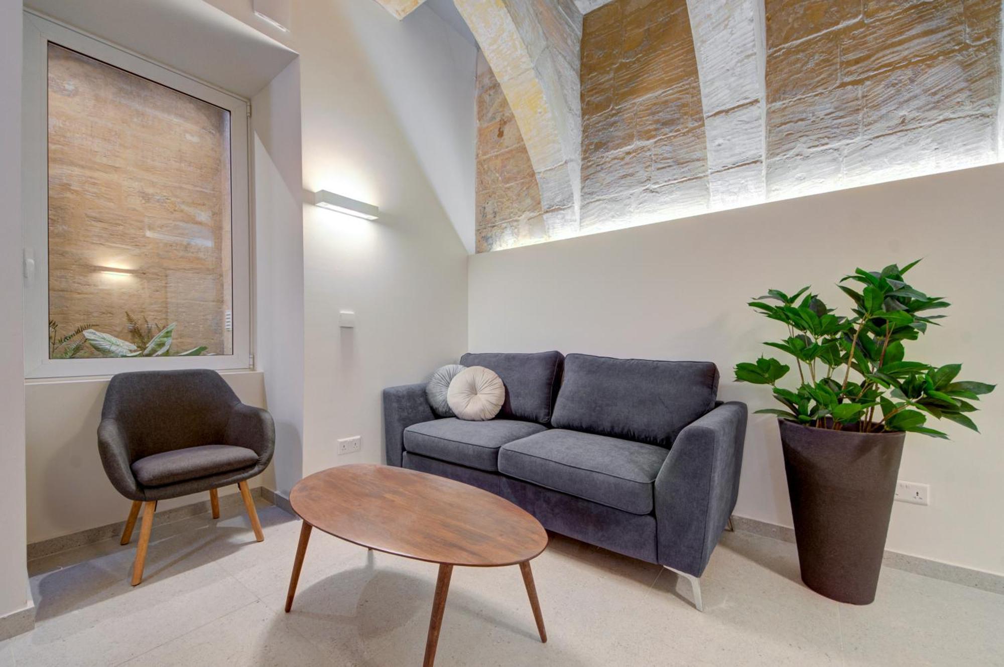 Beautiful, Designer 2br In Heart Of By 360 Estates Apartment