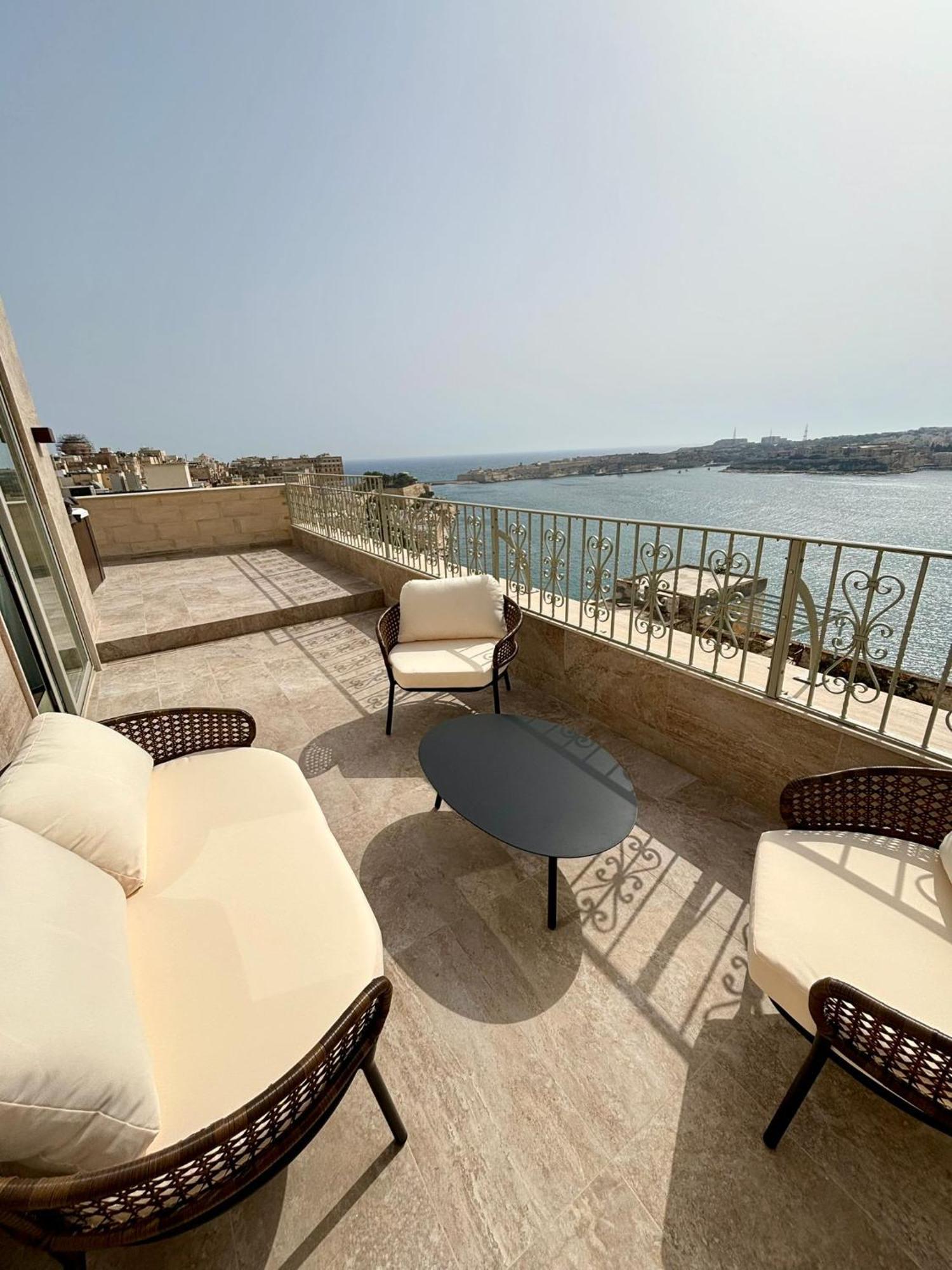 Battery House Hotel *