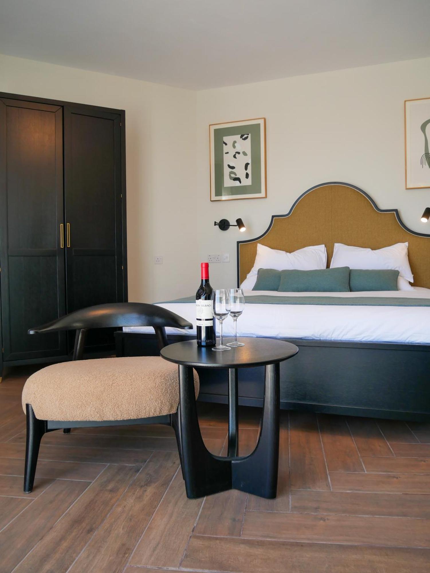 Battery House Hotel *