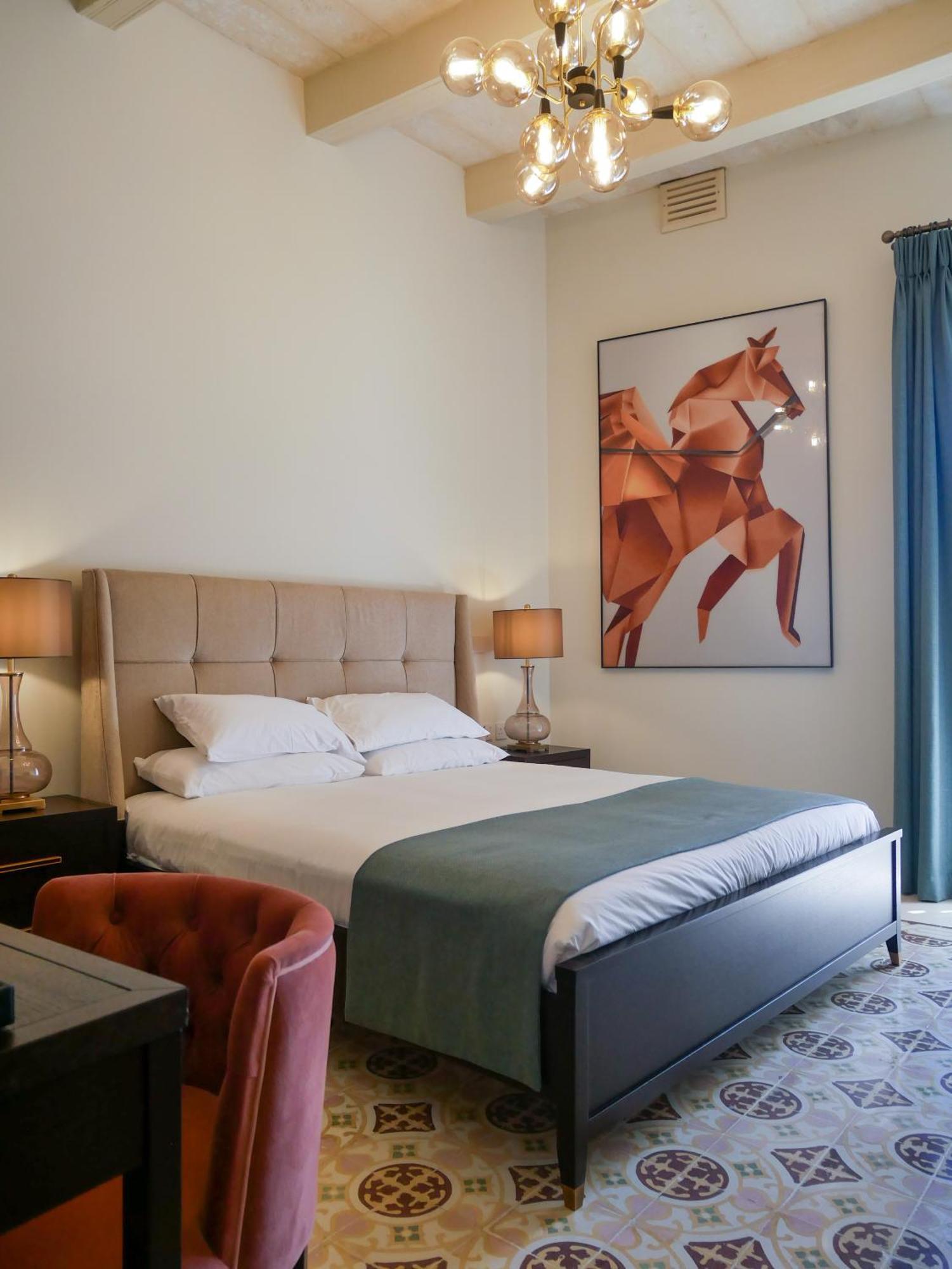 Battery House Hotel *