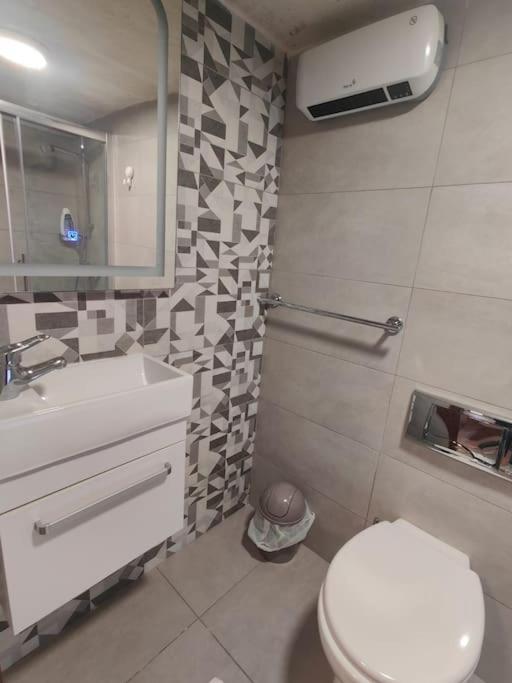 Modern Duplex Studio In