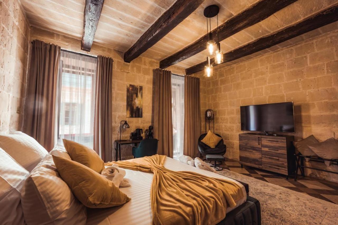Luxury Year 1500s Palazzino In - Beautiful Rooftop Lounge Villa Valletta