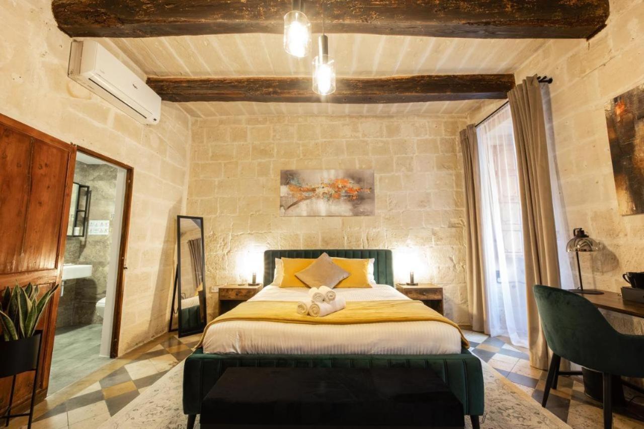 Villa Luxury Year 1500s Palazzino In - Beautiful Rooftop Lounge Valletta