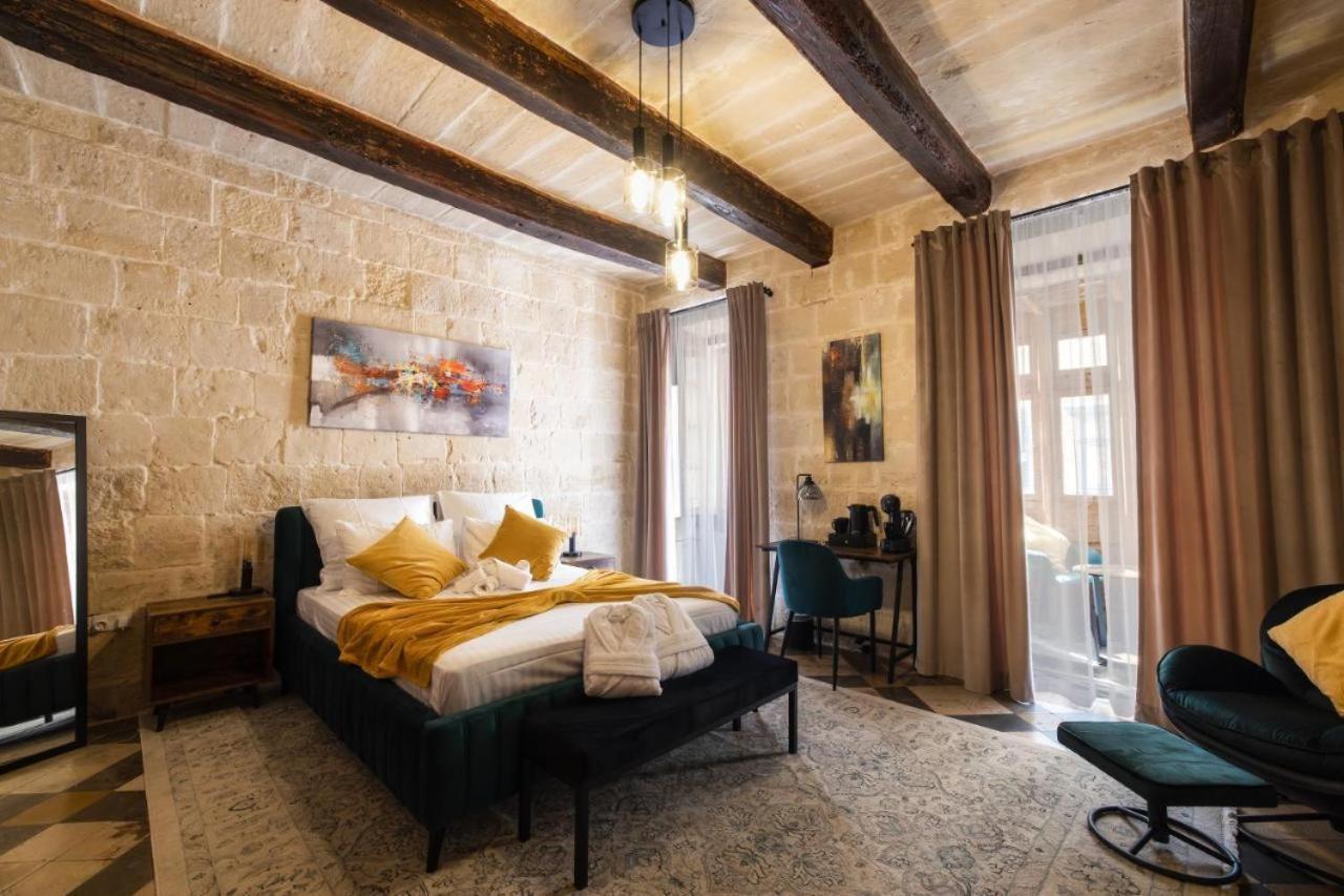 Villa Luxury Year 1500s Palazzino In - Beautiful Rooftop Lounge *