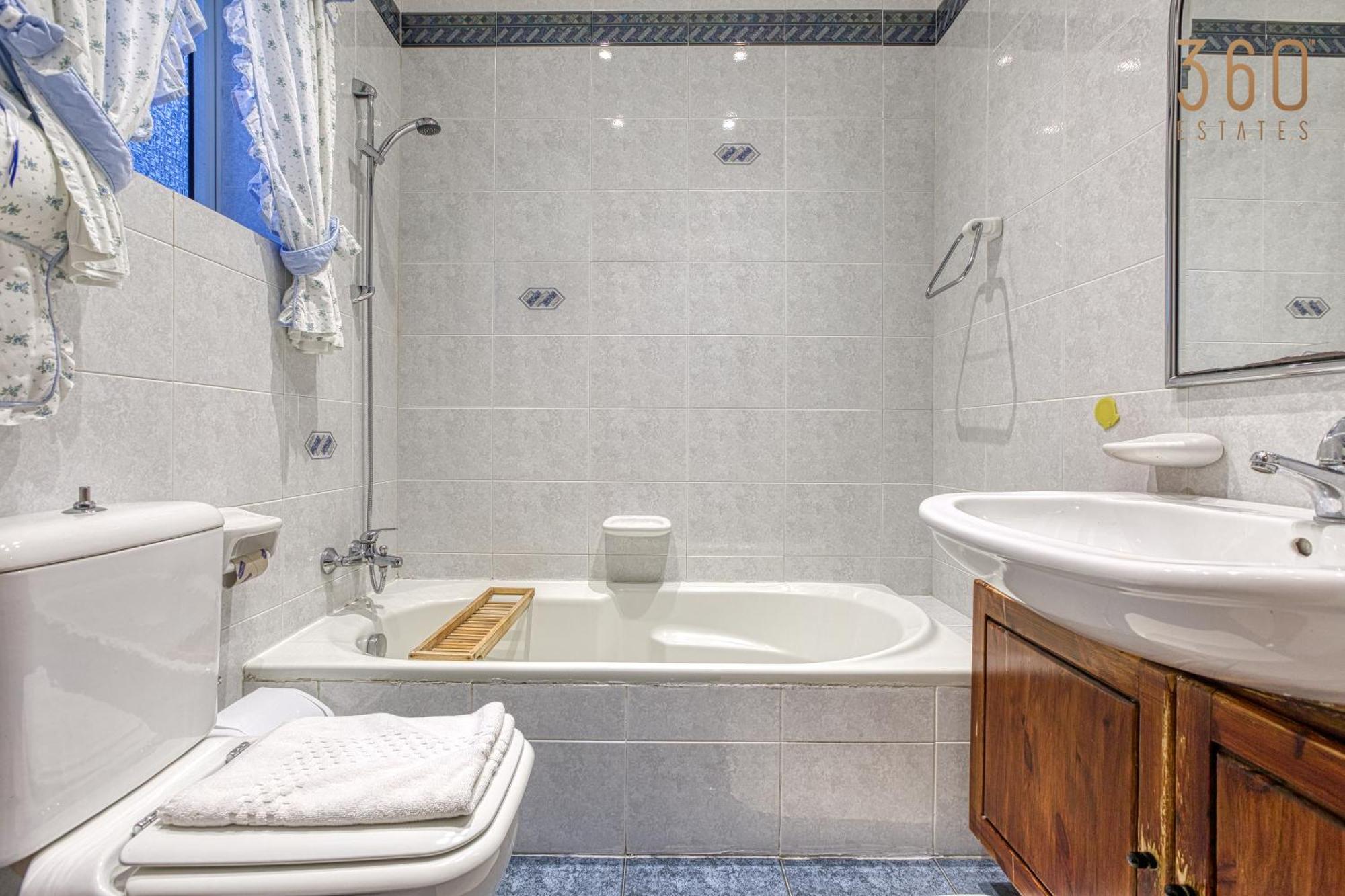 Apartment Authentic 2br In The Heart Of By 360 Estates