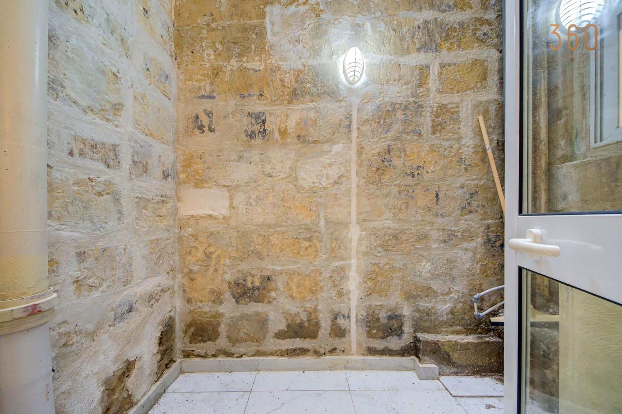 1br In The Centre Of By 360 Estates *