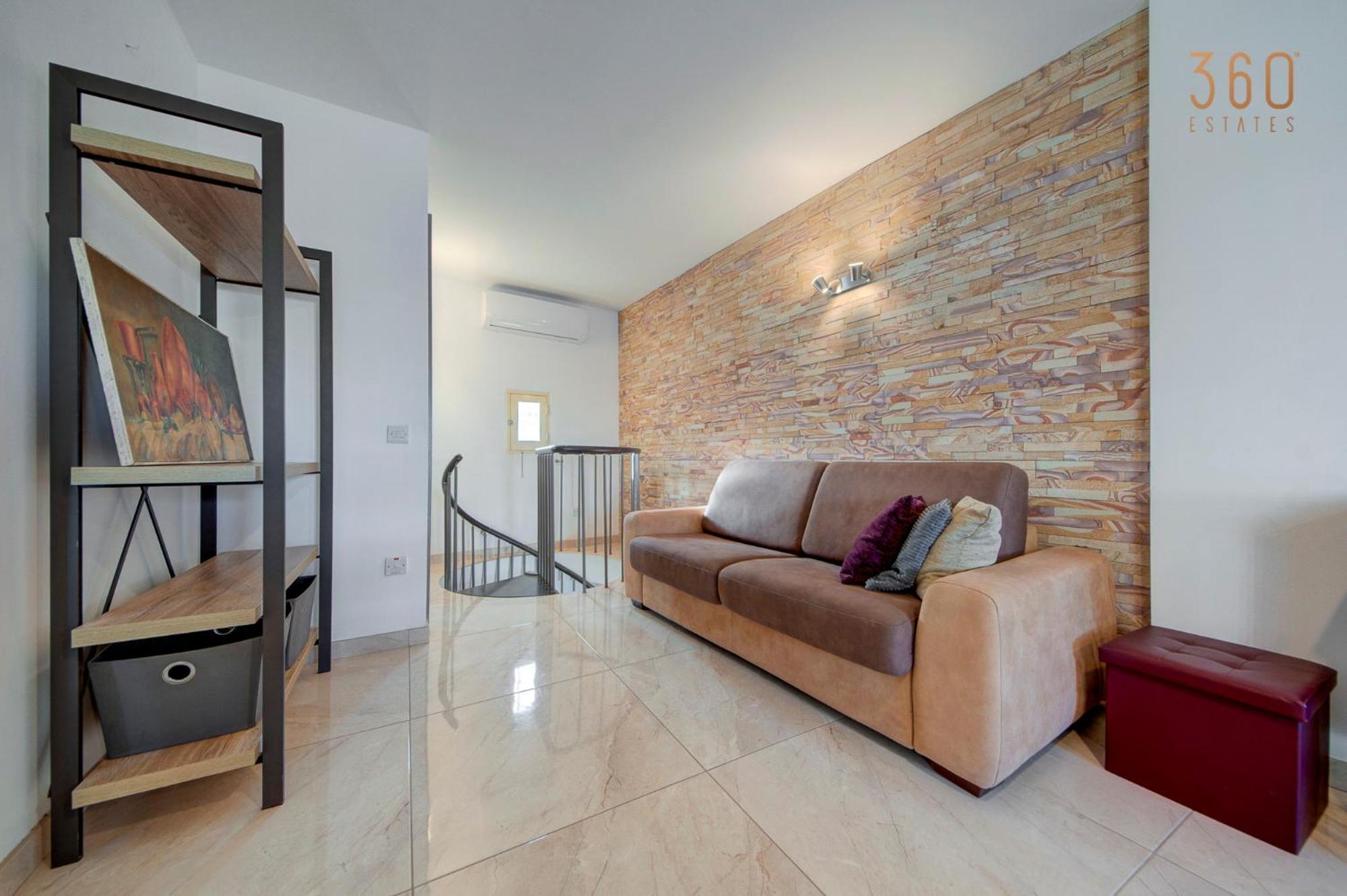 Duplex Penthouse In With Terrace Views By 360 Estates *