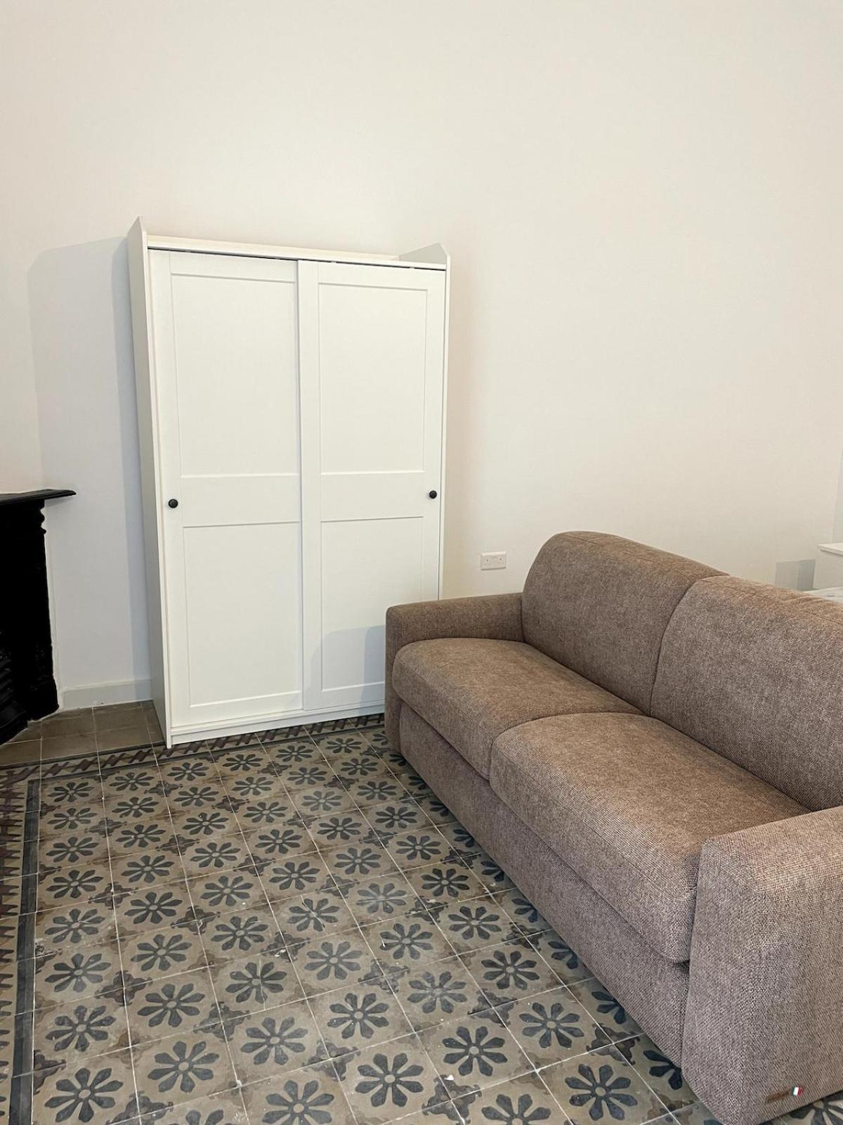 The Old Mint House Sleeps 15 Holiday home *