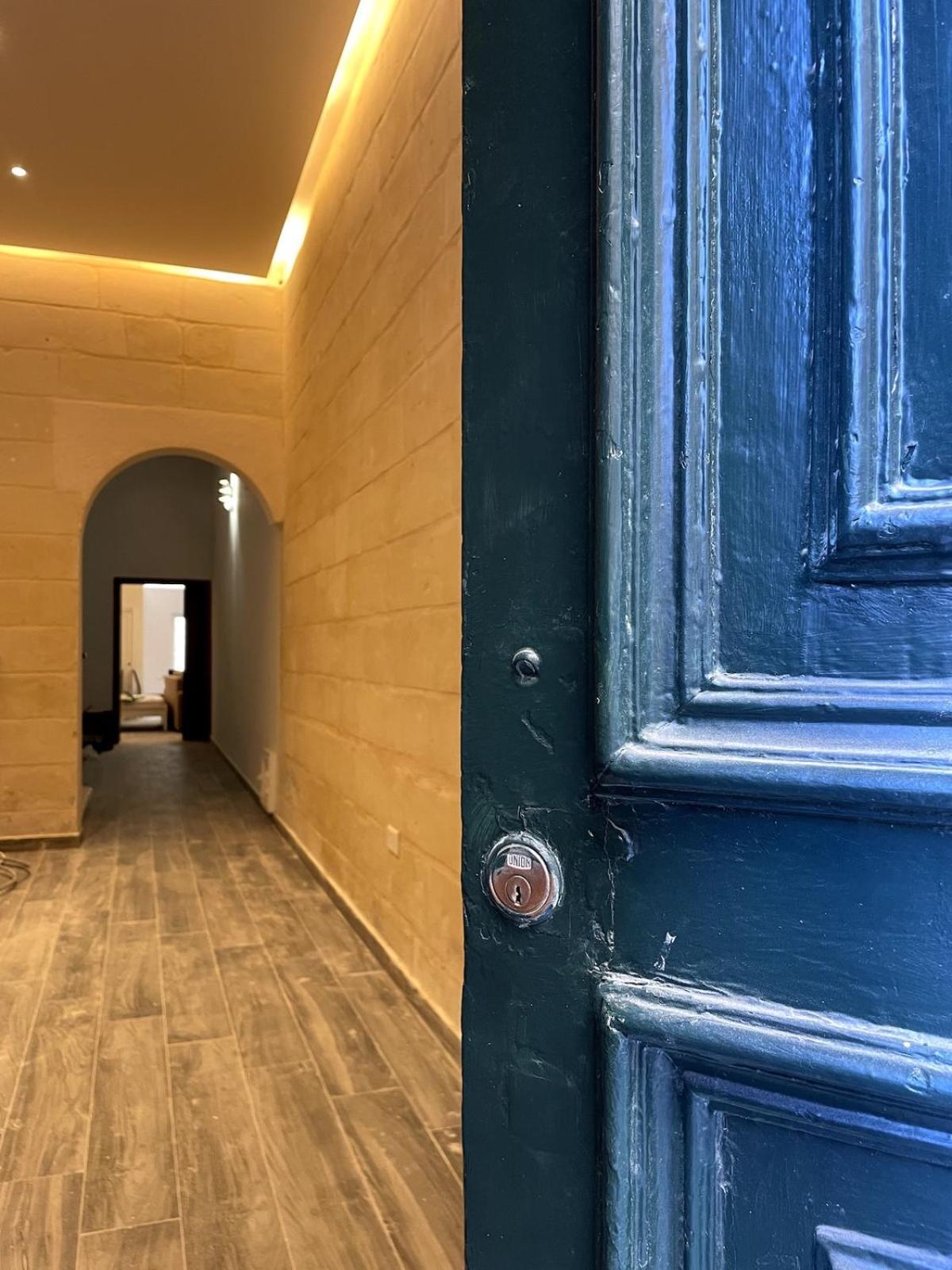 The Old Mint House Sleeps 15 * Valletta