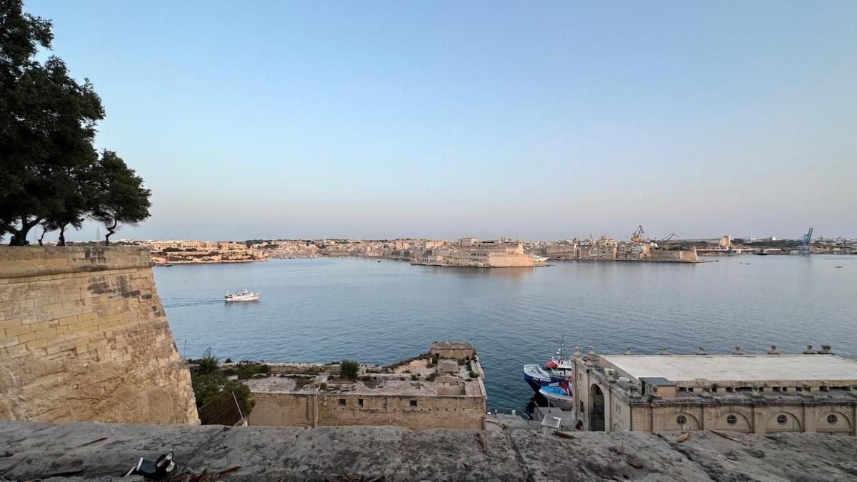 Grand Harbour Views Apartment Valletta