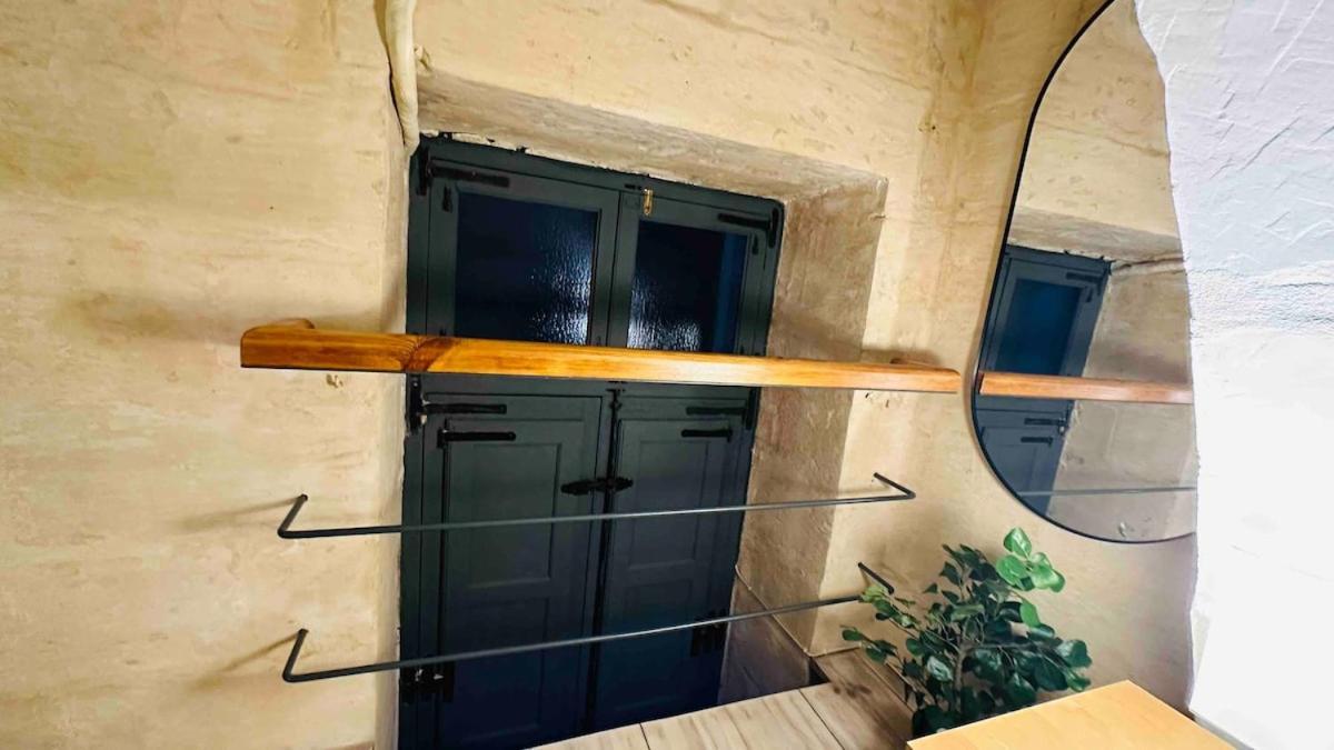 Apartment Cinema In Valletta