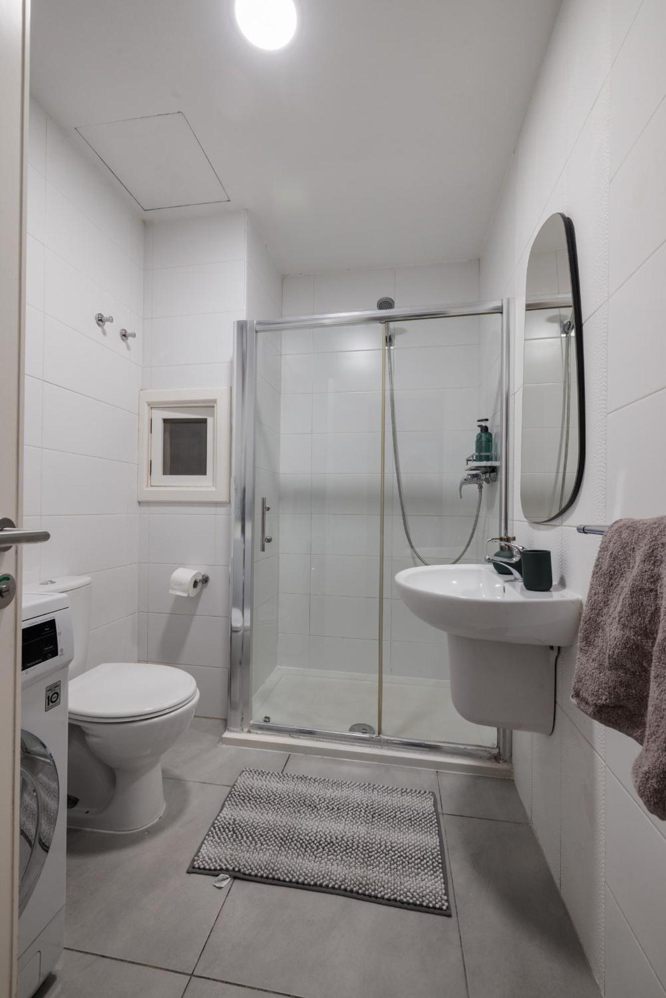 Stunning 2-bed In Heart Of *