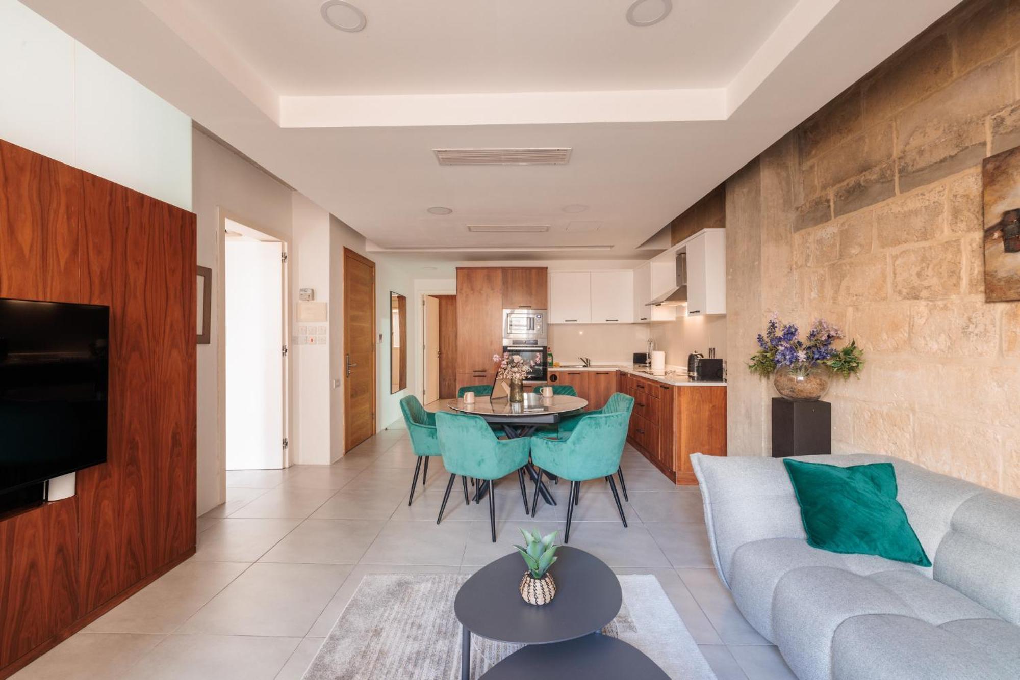 Apartment Stunning 2-bed In Heart Of *