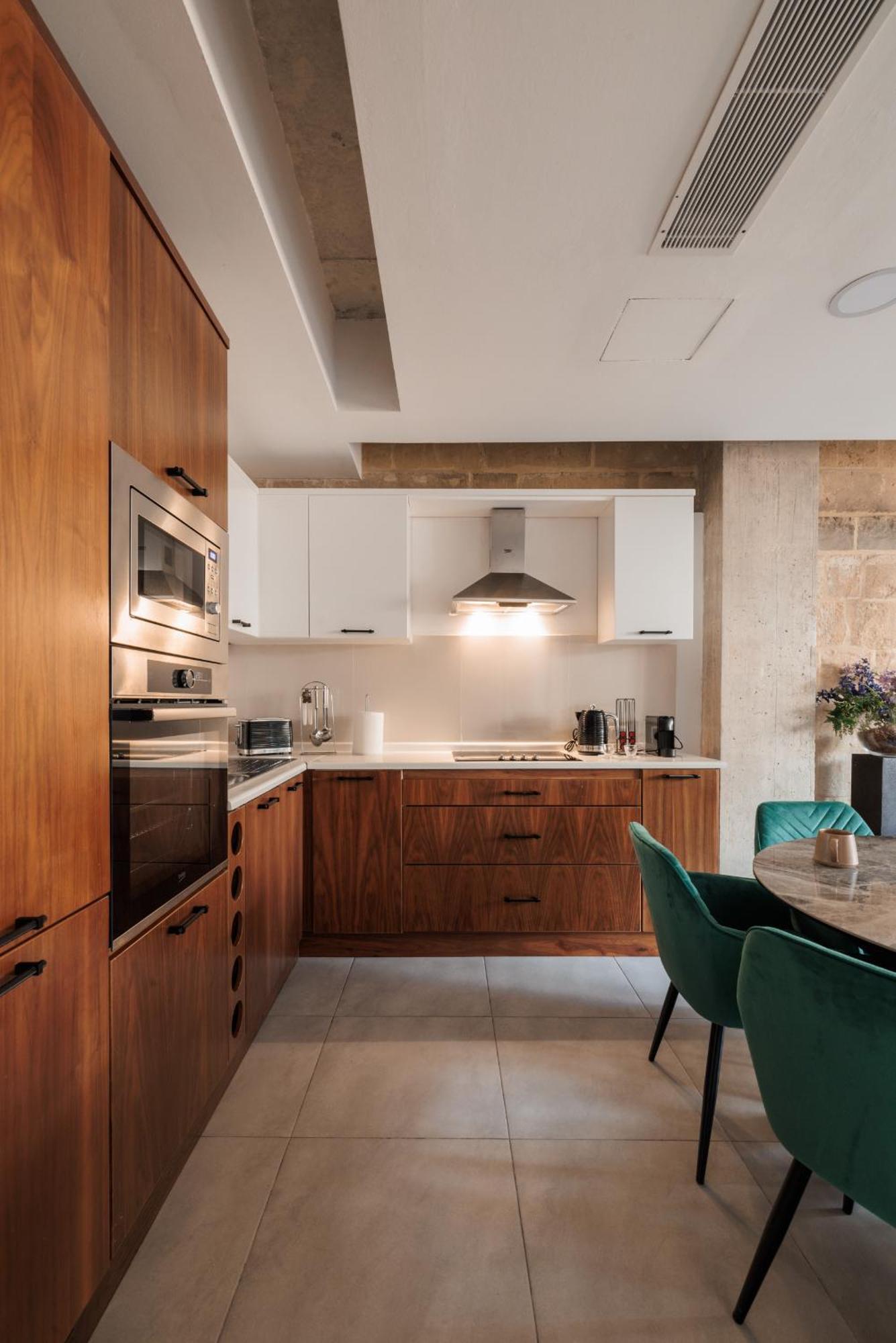 Stunning 2-bed In Heart Of