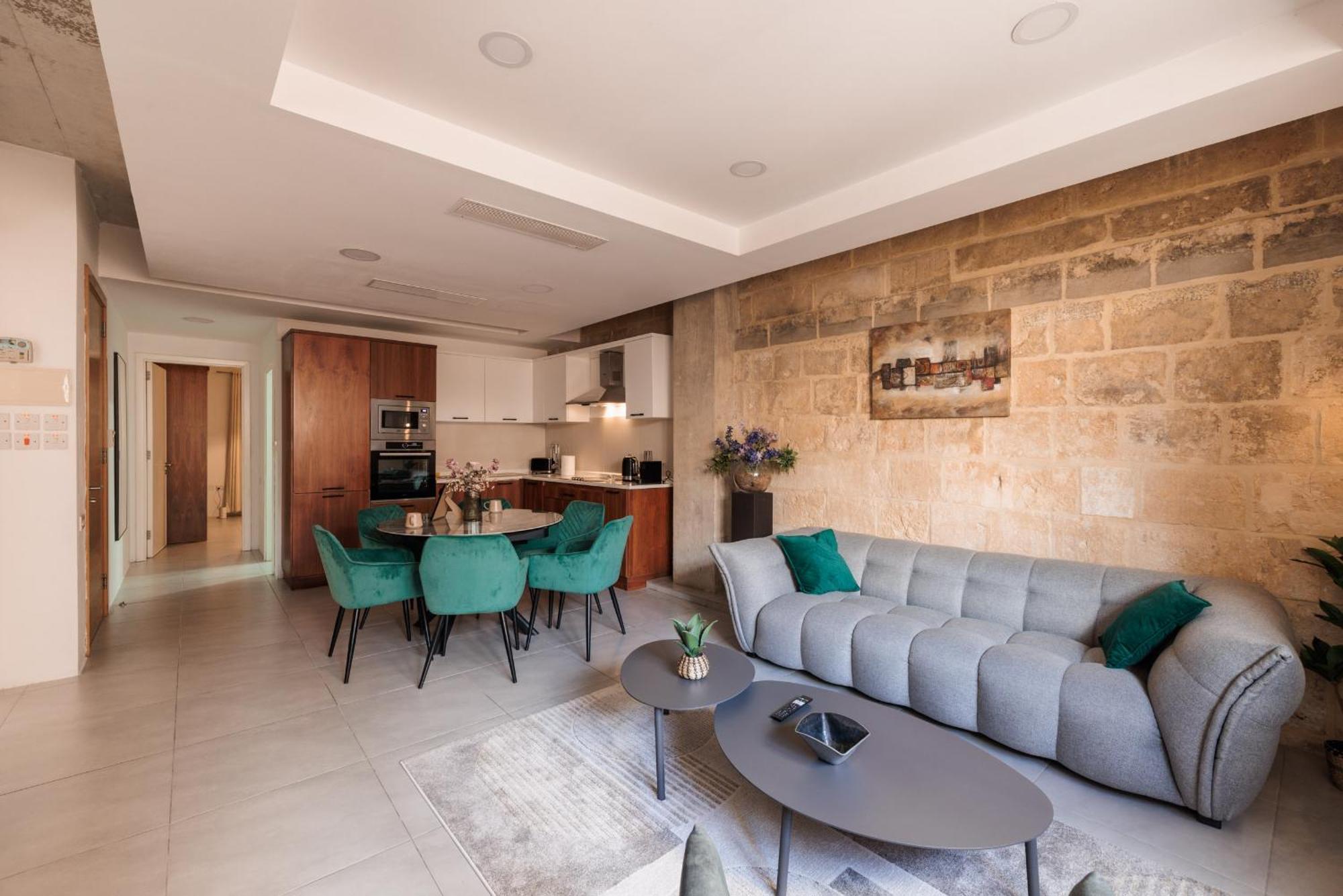Apartment Stunning 2-bed In Heart Of *