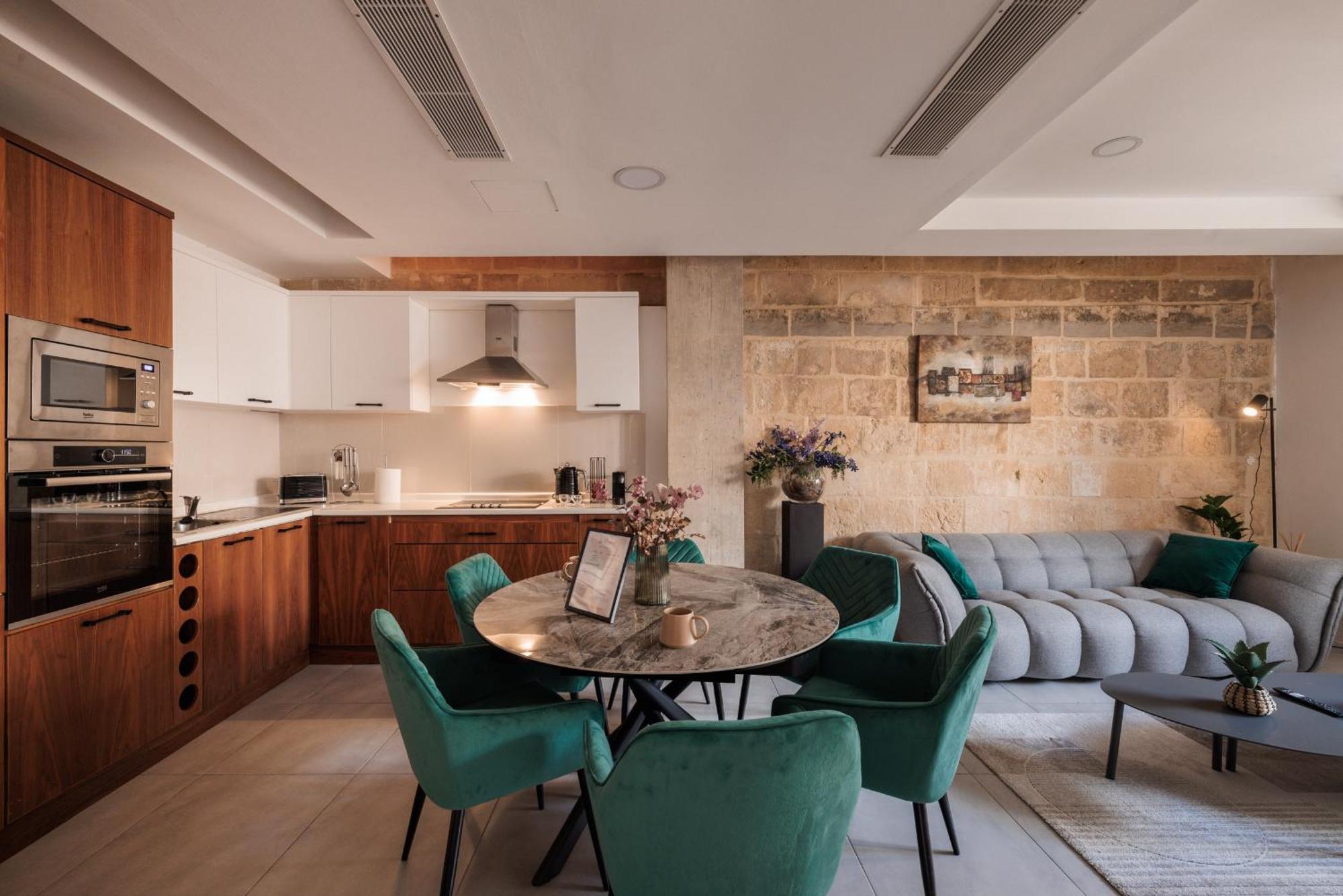 Stunning 2-bed In Heart Of Valletta