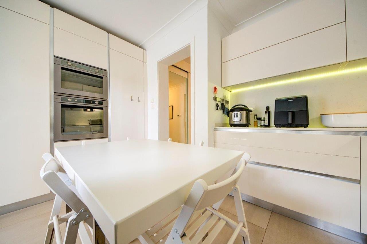Apartment Superb 3 Bedroom Maisonette In *