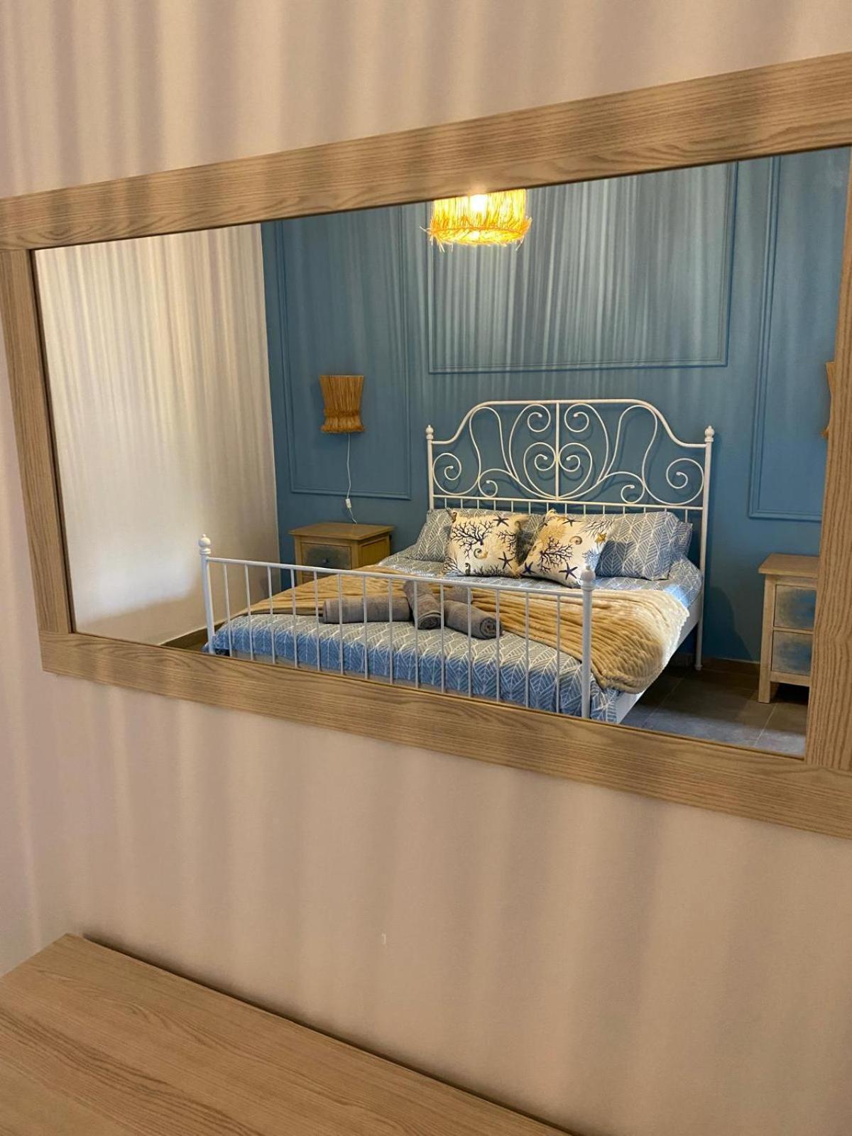 Doors Apartment *