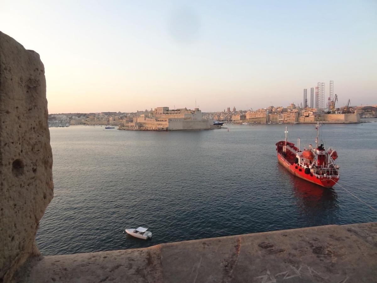 Grand Harbour Loft Apartment Valletta
