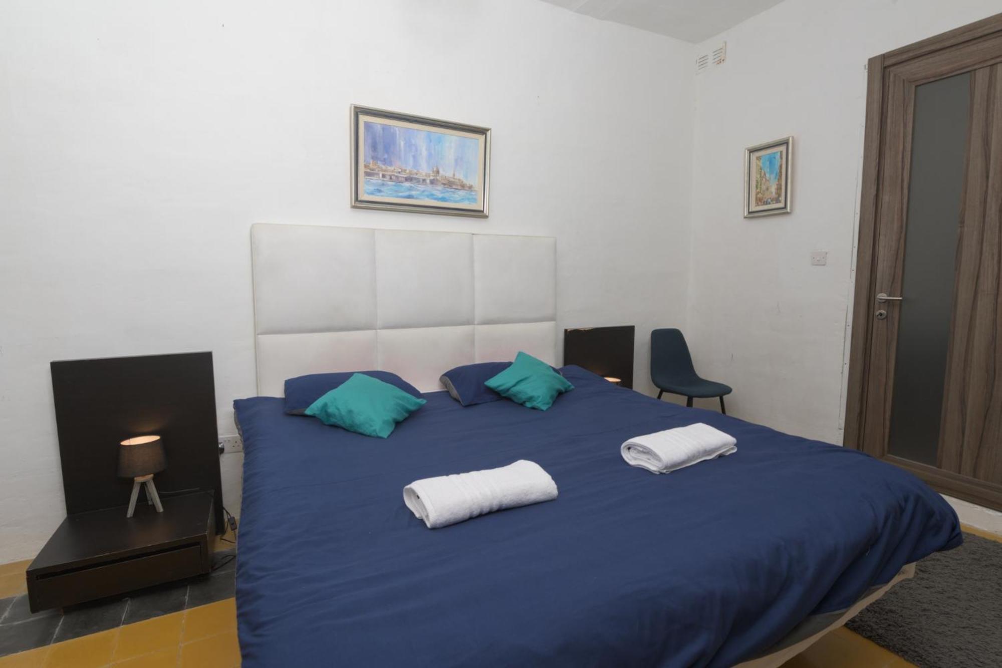 Stylish 2 Bedrooom Centre With Terrace Valletta