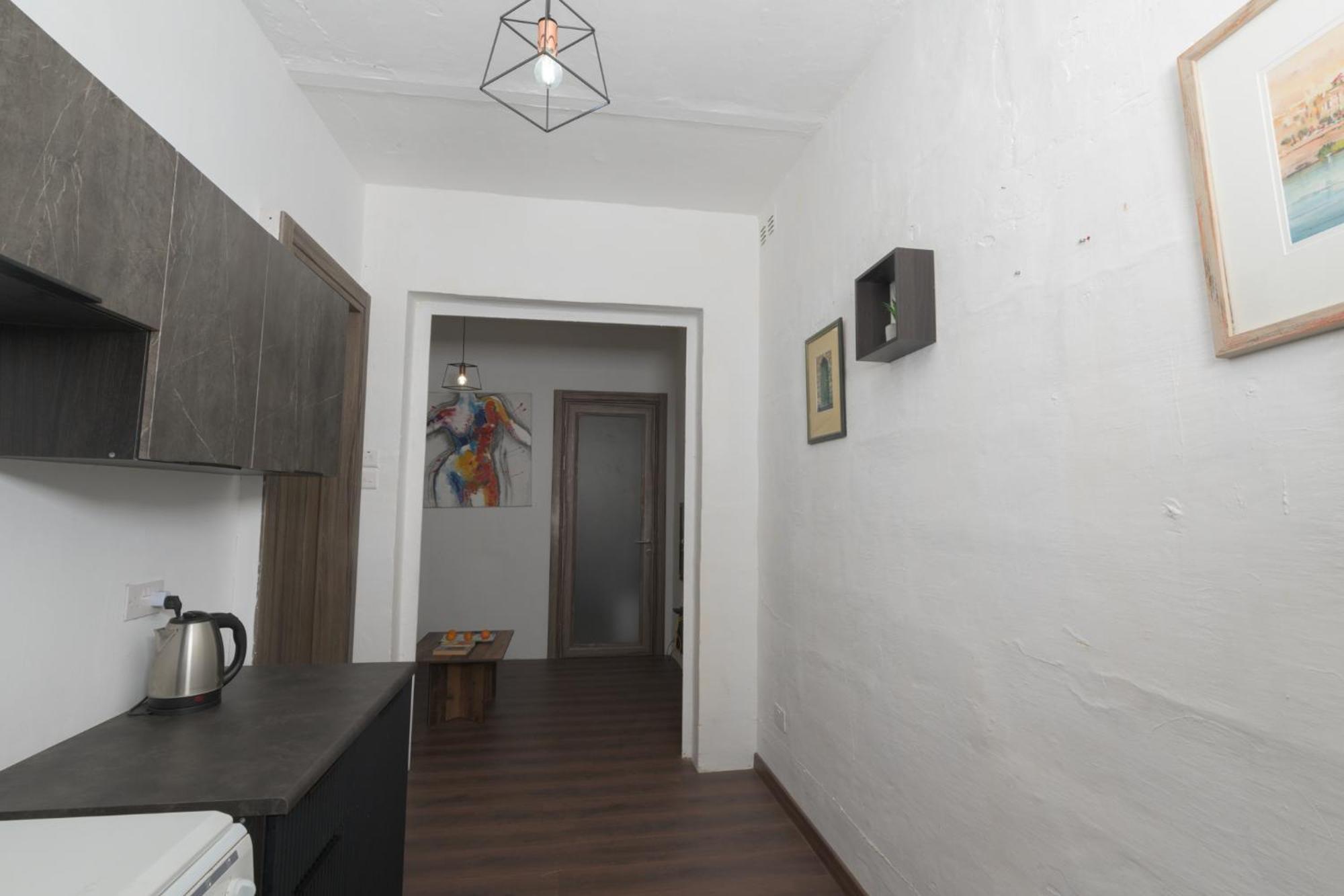 Stylish 2 Bedrooom Centre With Terrace Apartment Valletta