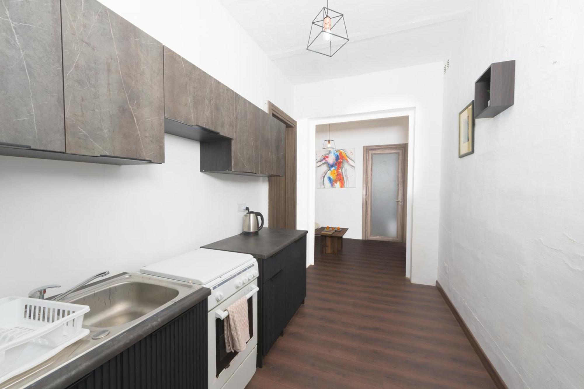 Stylish 2 Bedrooom Centre With Terrace Apartment