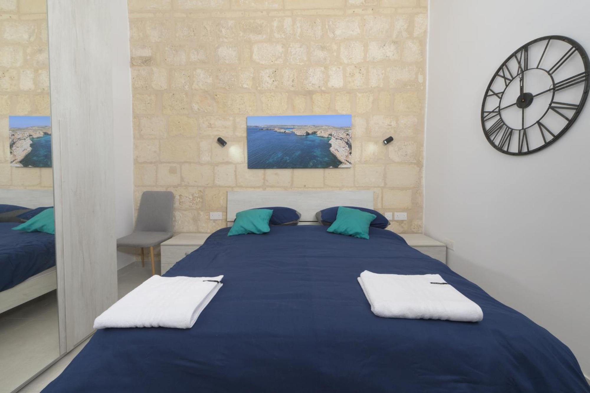 Stylish 1 Bedooom Penthouse With Terrace In The Centre With Views Valletta
